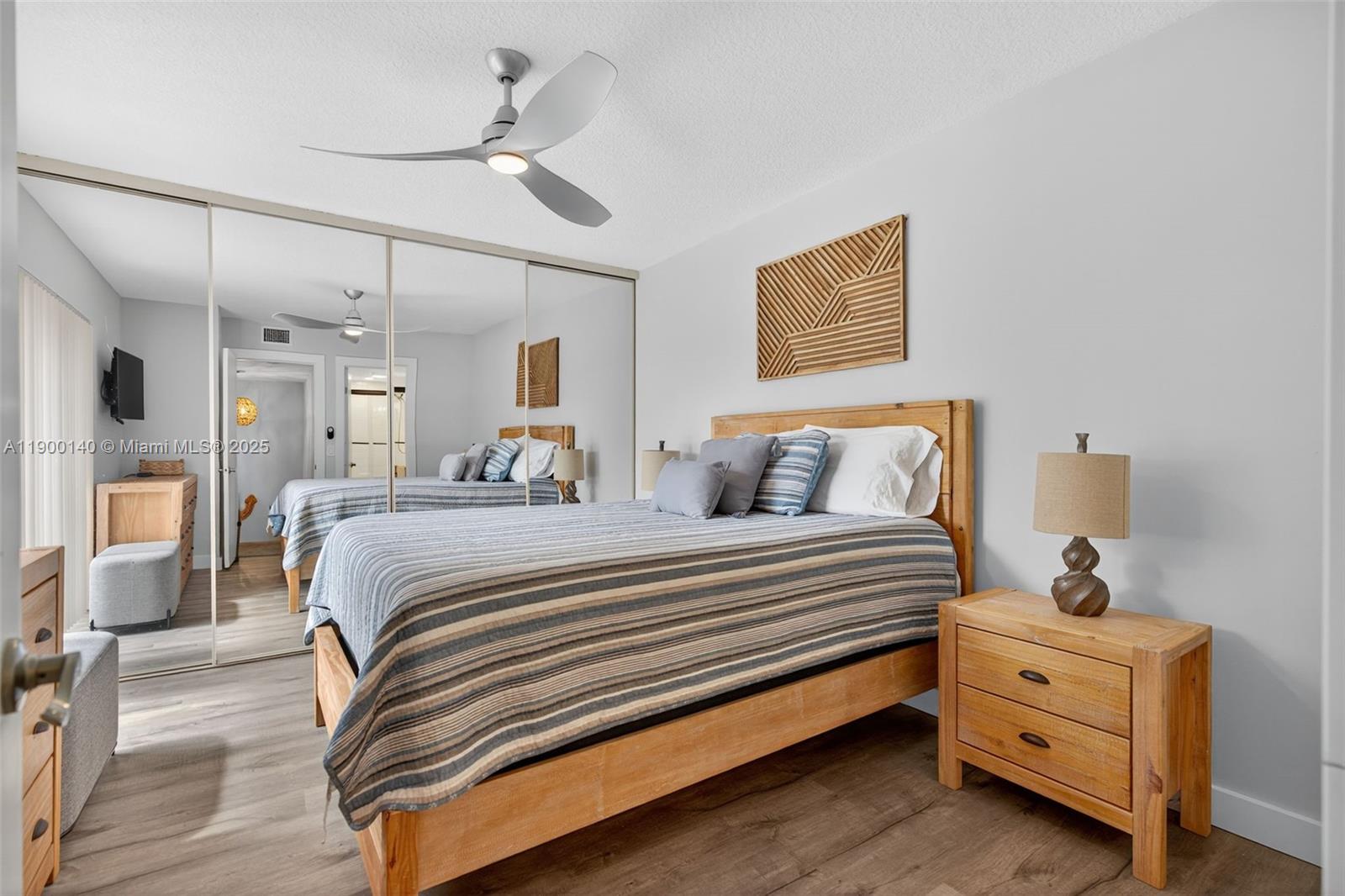 RIVER - Residential Lease
