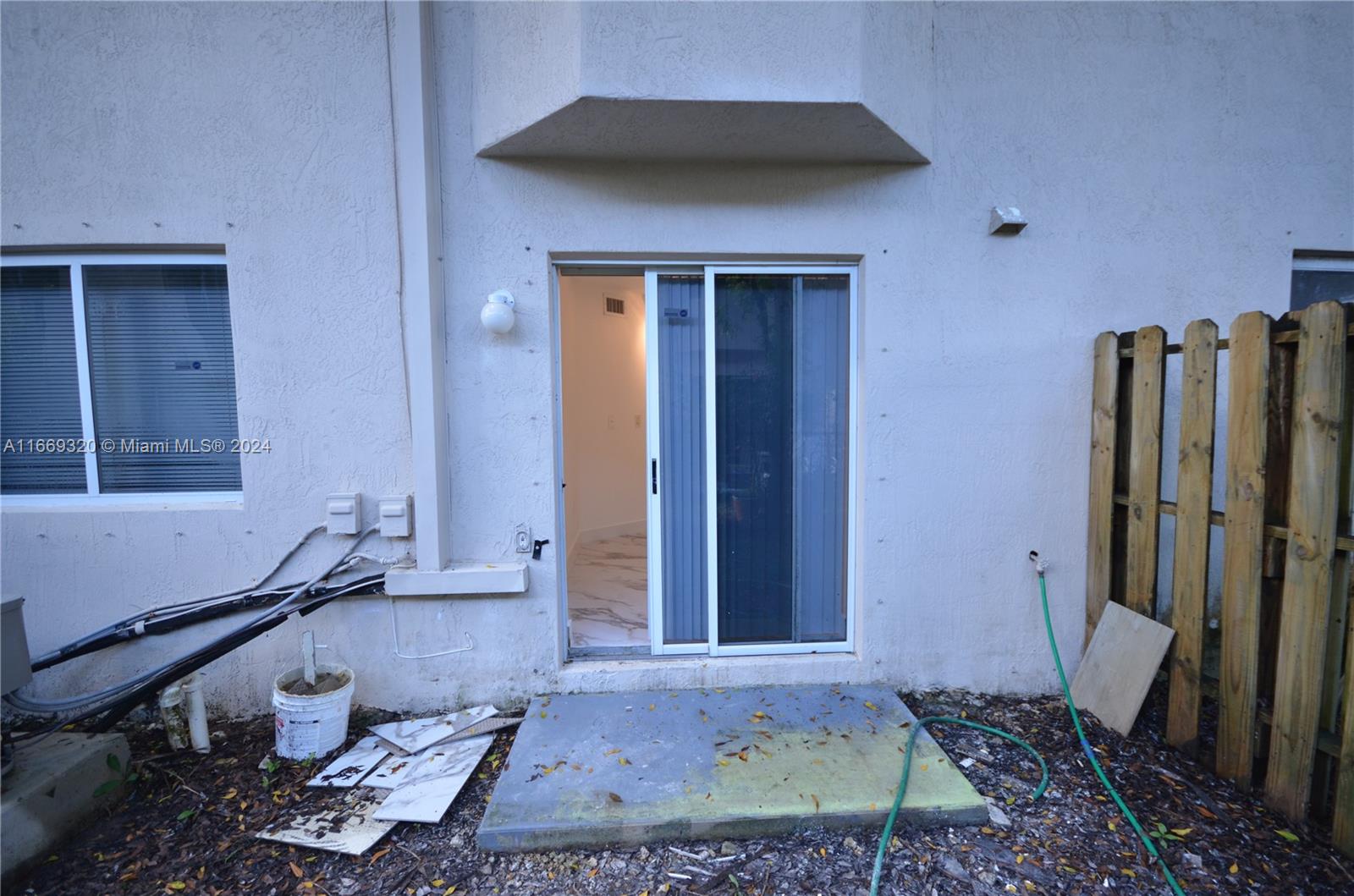 VENETIA GARDENS SOUTH CON - Residential Lease