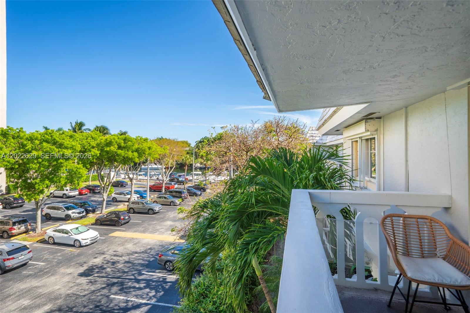 100 Edgewater Dr 329