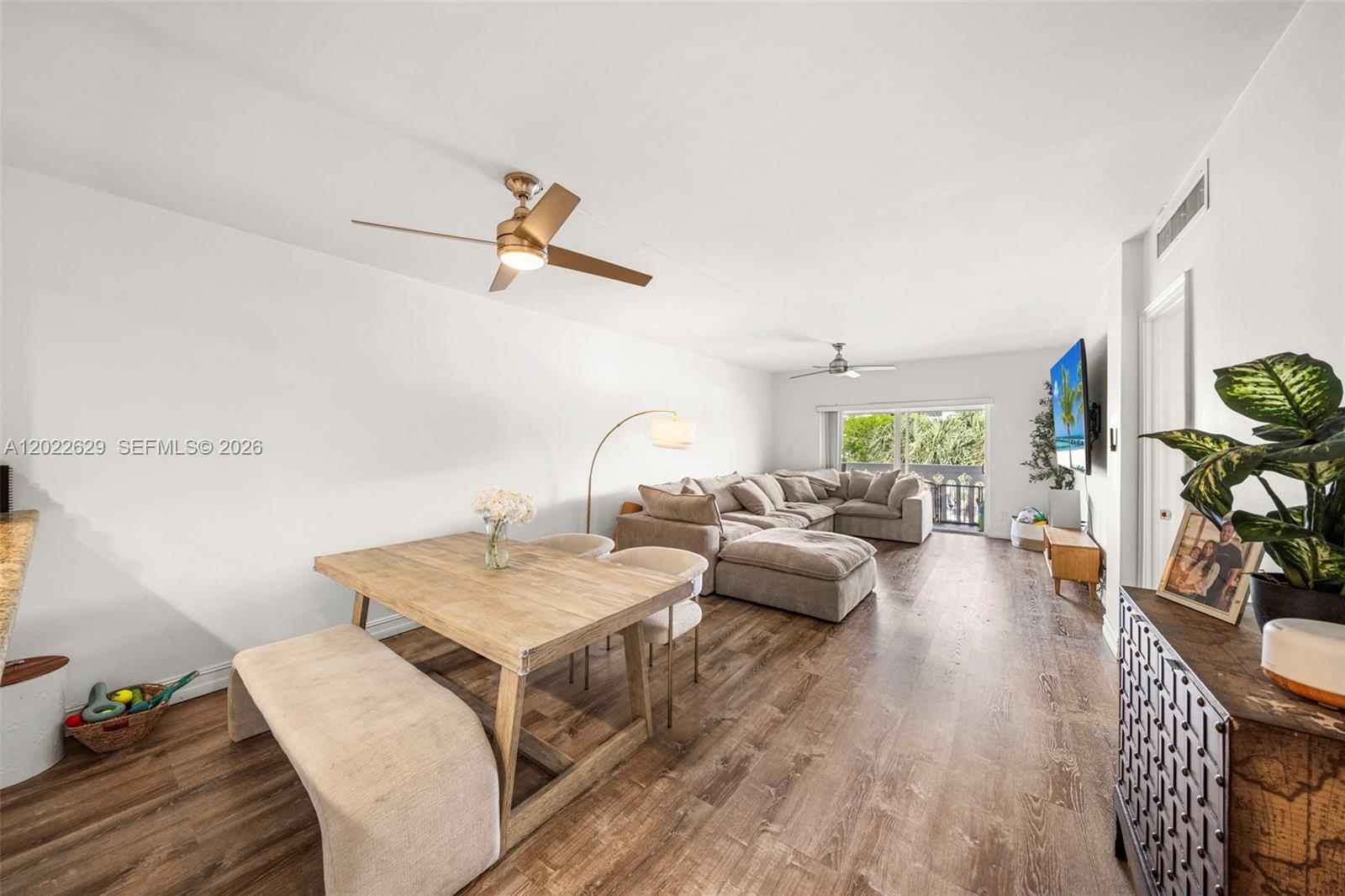 100 Edgewater Dr 329