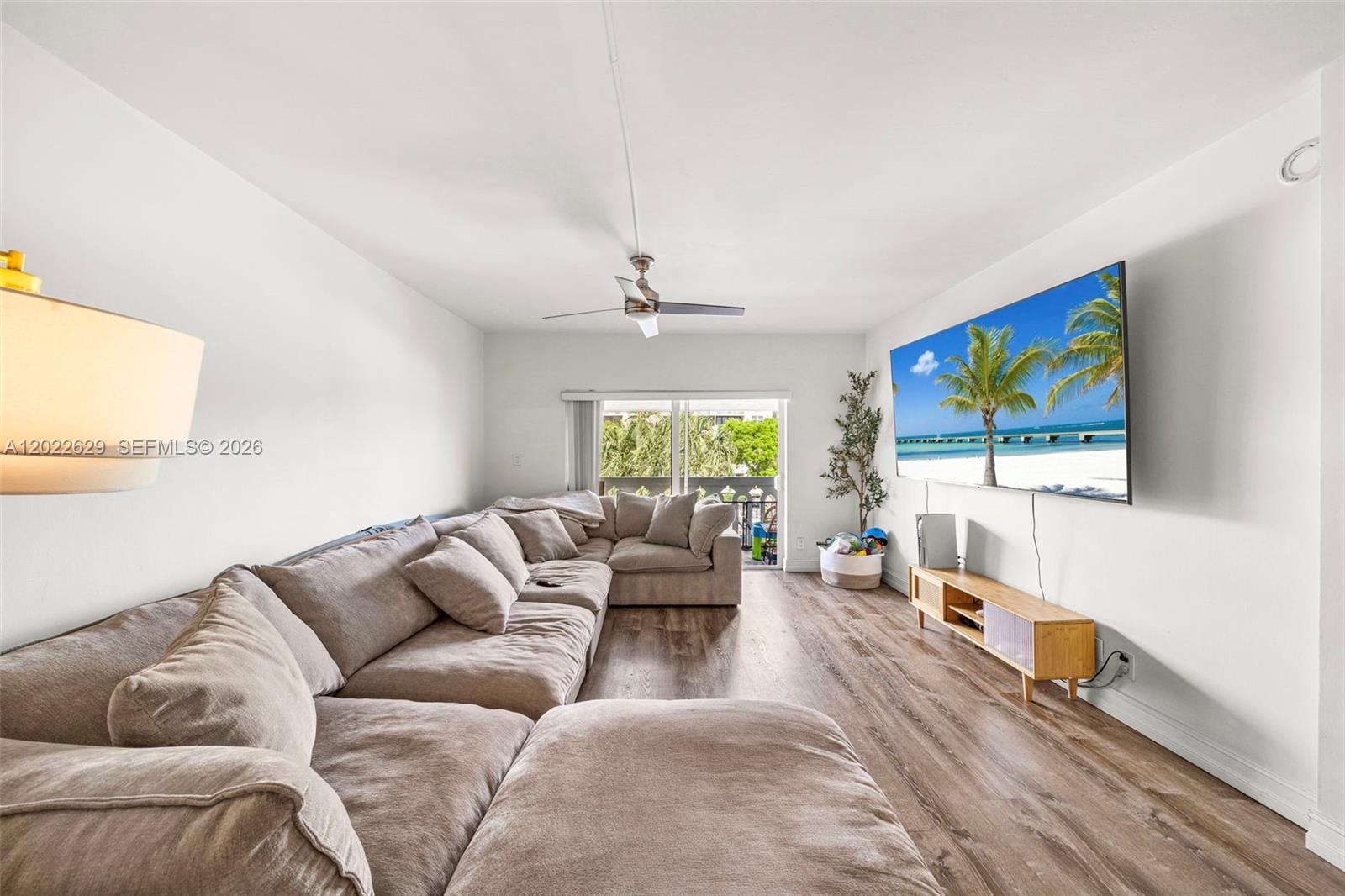 100 Edgewater Dr 329