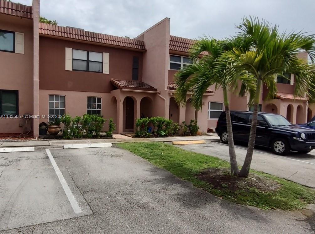 Spacious 3BR/2.5BA townhouse in Valencia Village, Davie’s prime A+ school district! Brand-new AC, appliances. Full-size washer/dryer. Enjoy enclosed/open patios + balcony with garden views. Resort-style amenities: pools, tennis, clubhouse, basketball.
Prime central location! Directly across from Tower Shops (Trader Joe’s, Home Depot, Planet Fitness, dining/shopping). Walk to NSU, minutes to FAU/UF, highways, Whole Foods, Costco. Features open-concept living/dining area with natural light, large walk-in closets, 2 assigned parking + guest spots. Pet friendly!
HOA approval required. No rentals first 2 years. VA approved. Ideal for students/professors!