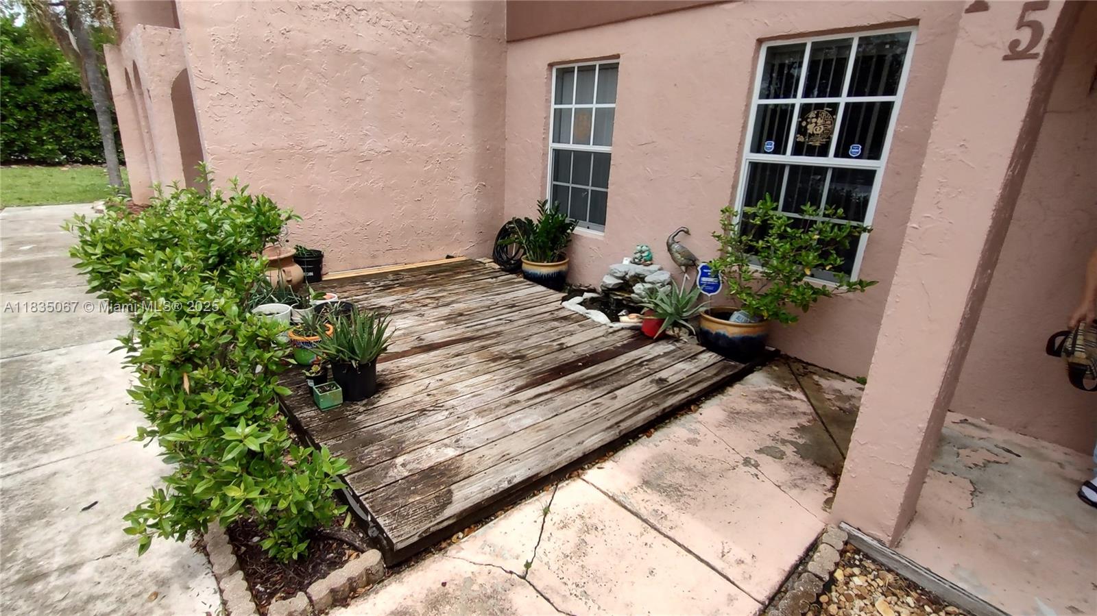 VALENCIA VILLAGE CONDO PH - Residential