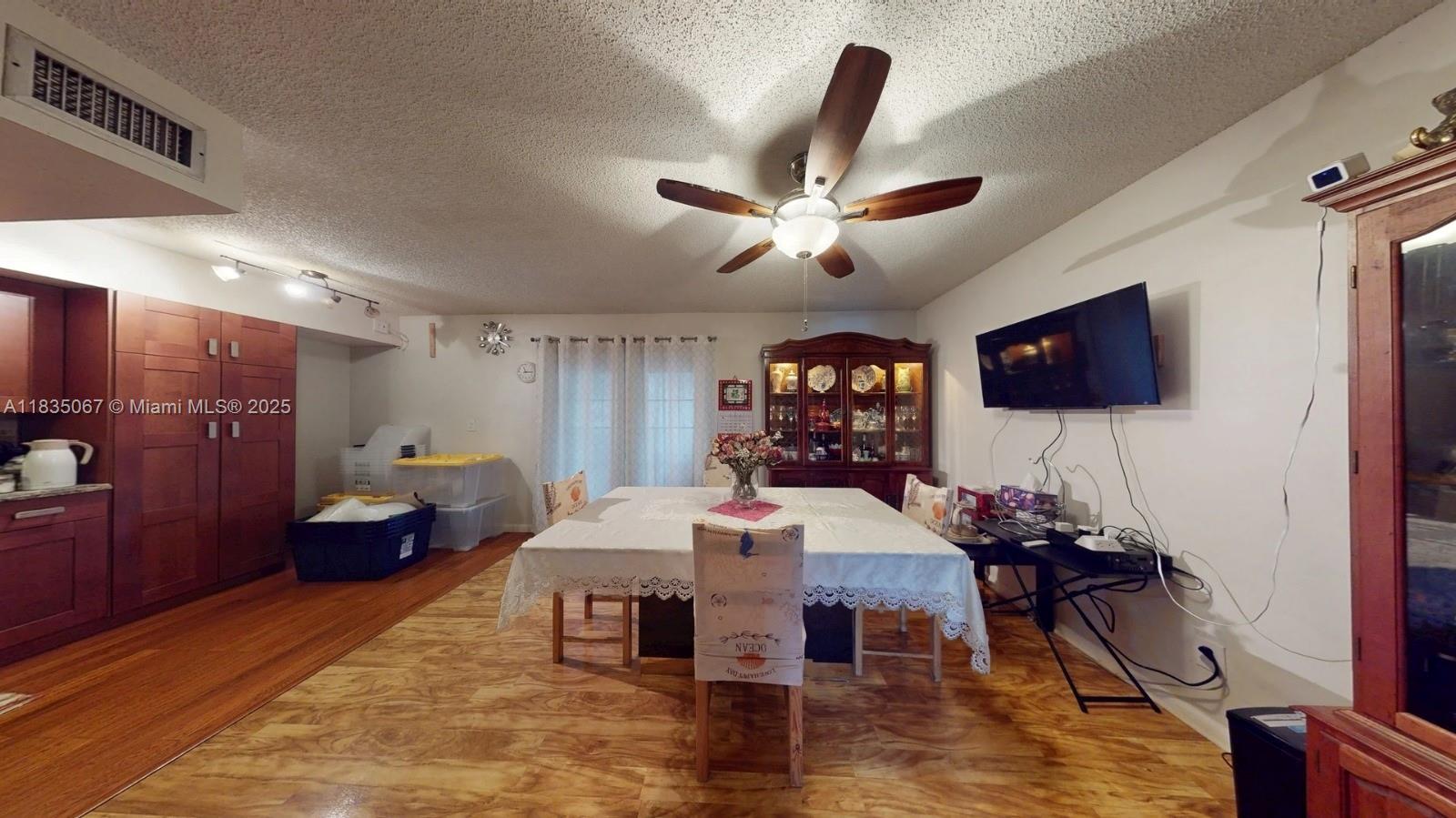 VALENCIA VILLAGE CONDO PH - Residential