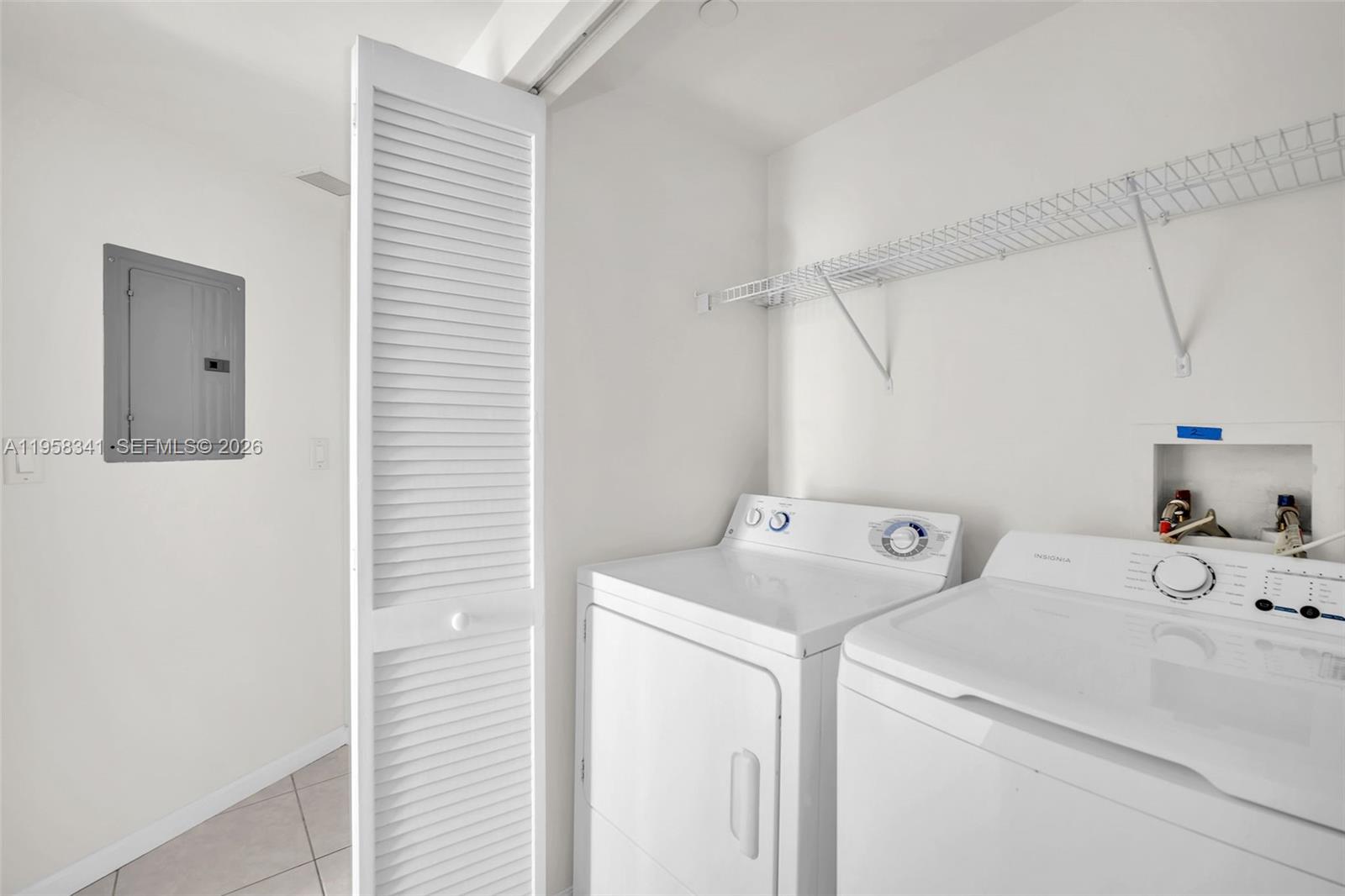 TURNBERRY ON THE GREEN CO - Residential Lease