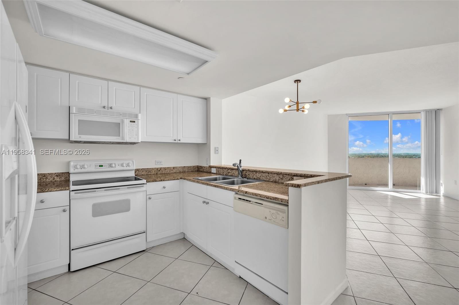 TURNBERRY ON THE GREEN CO - Residential Lease