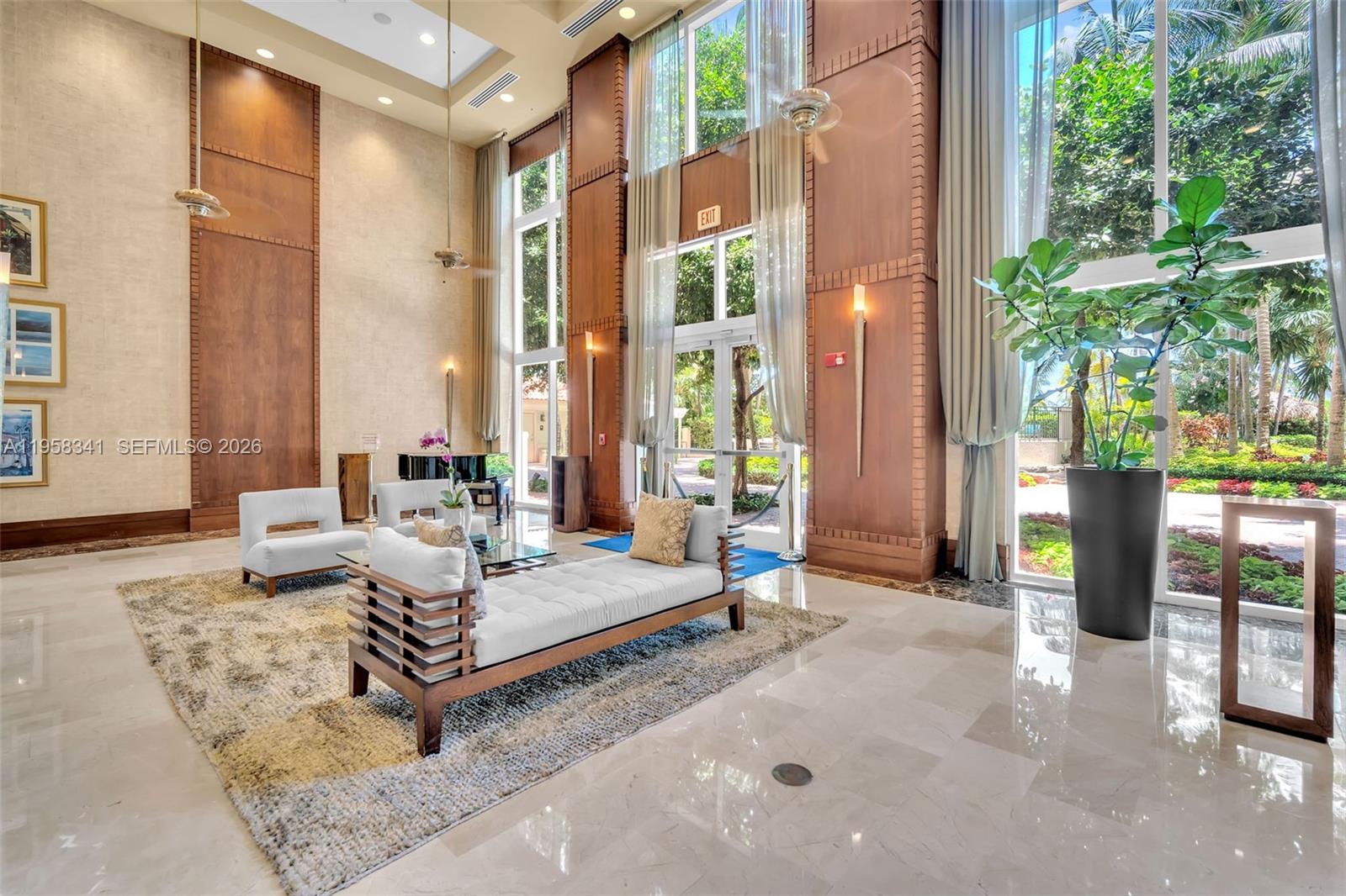 TURNBERRY ON THE GREEN CO - Residential Lease