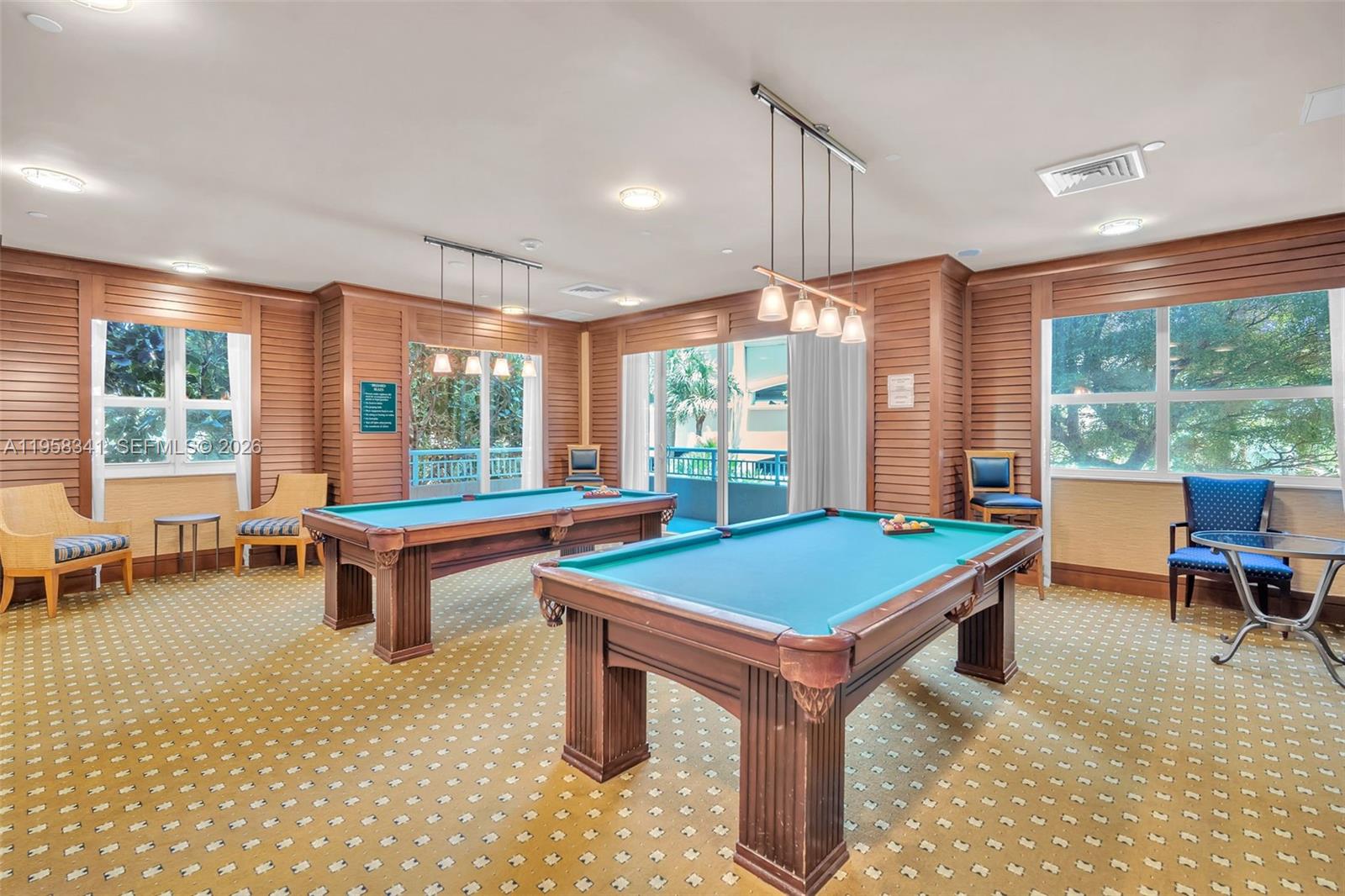 TURNBERRY ON THE GREEN CO - Residential Lease