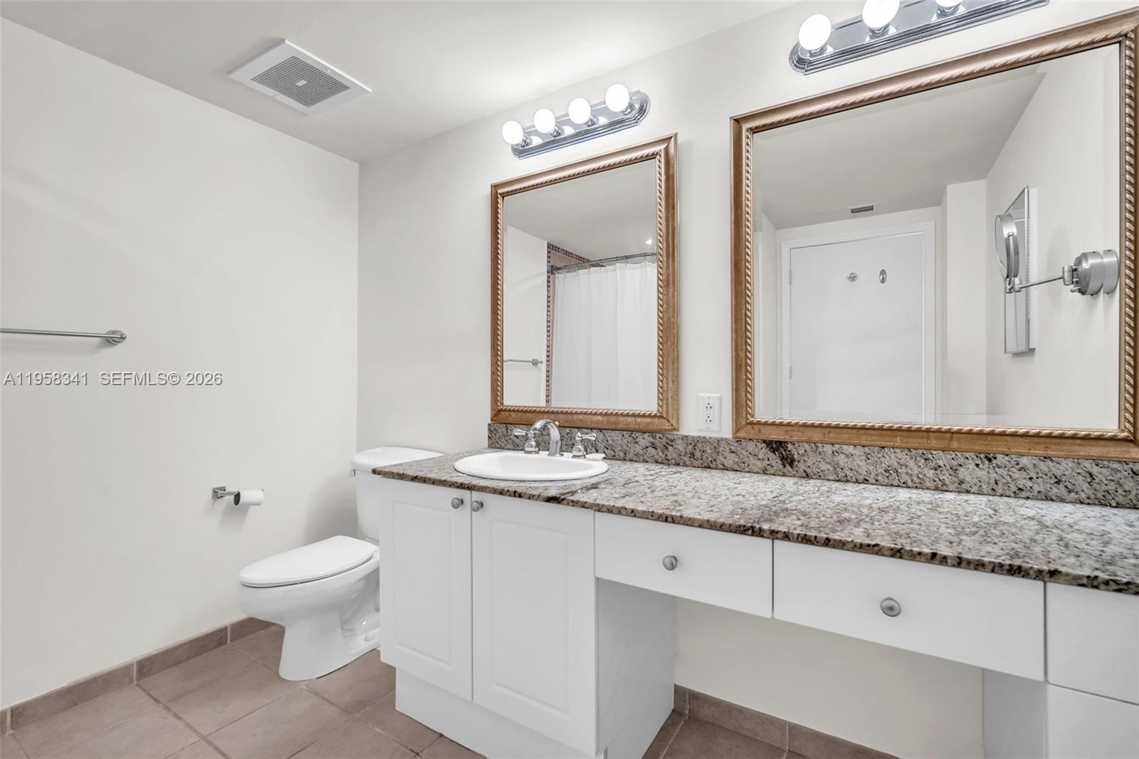TURNBERRY ON THE GREEN CO - Residential Lease