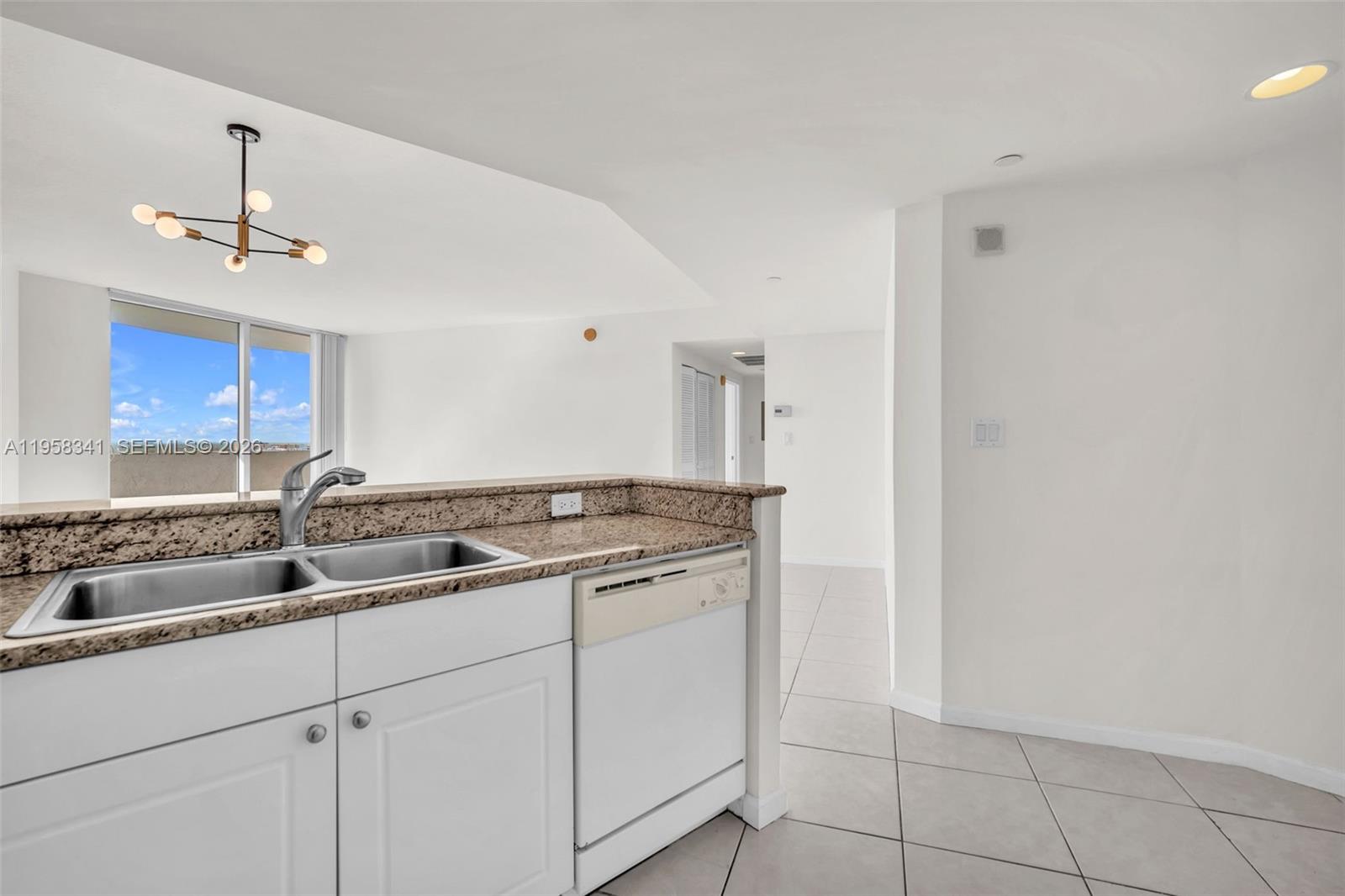 TURNBERRY ON THE GREEN CO - Residential Lease