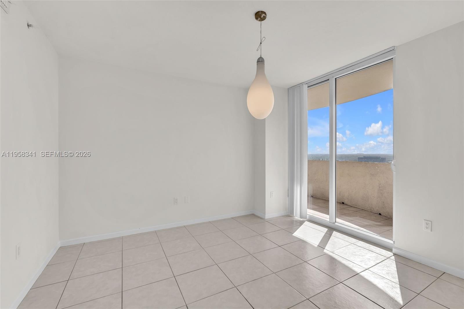 TURNBERRY ON THE GREEN CO - Residential Lease
