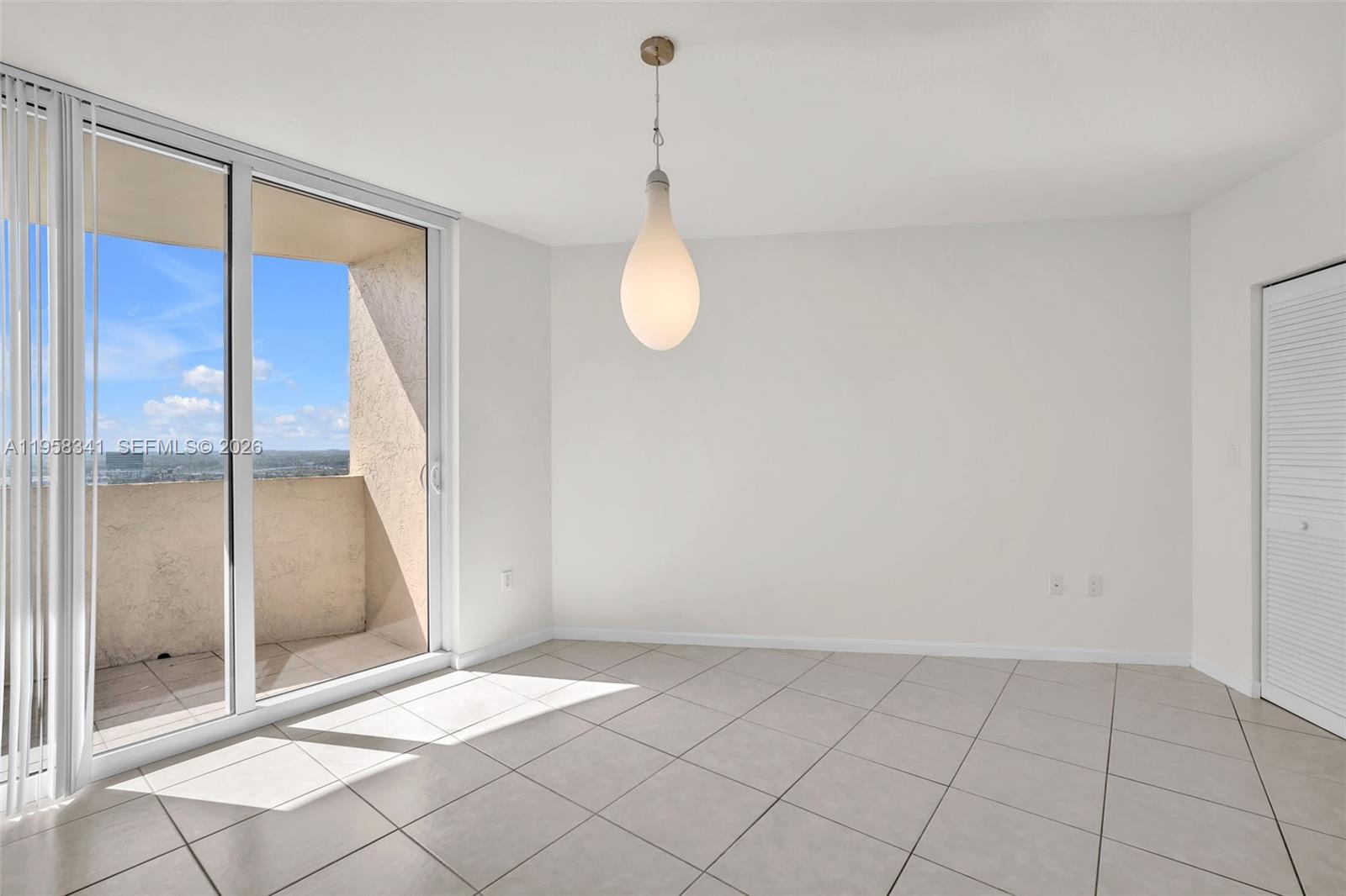 TURNBERRY ON THE GREEN CO - Residential Lease