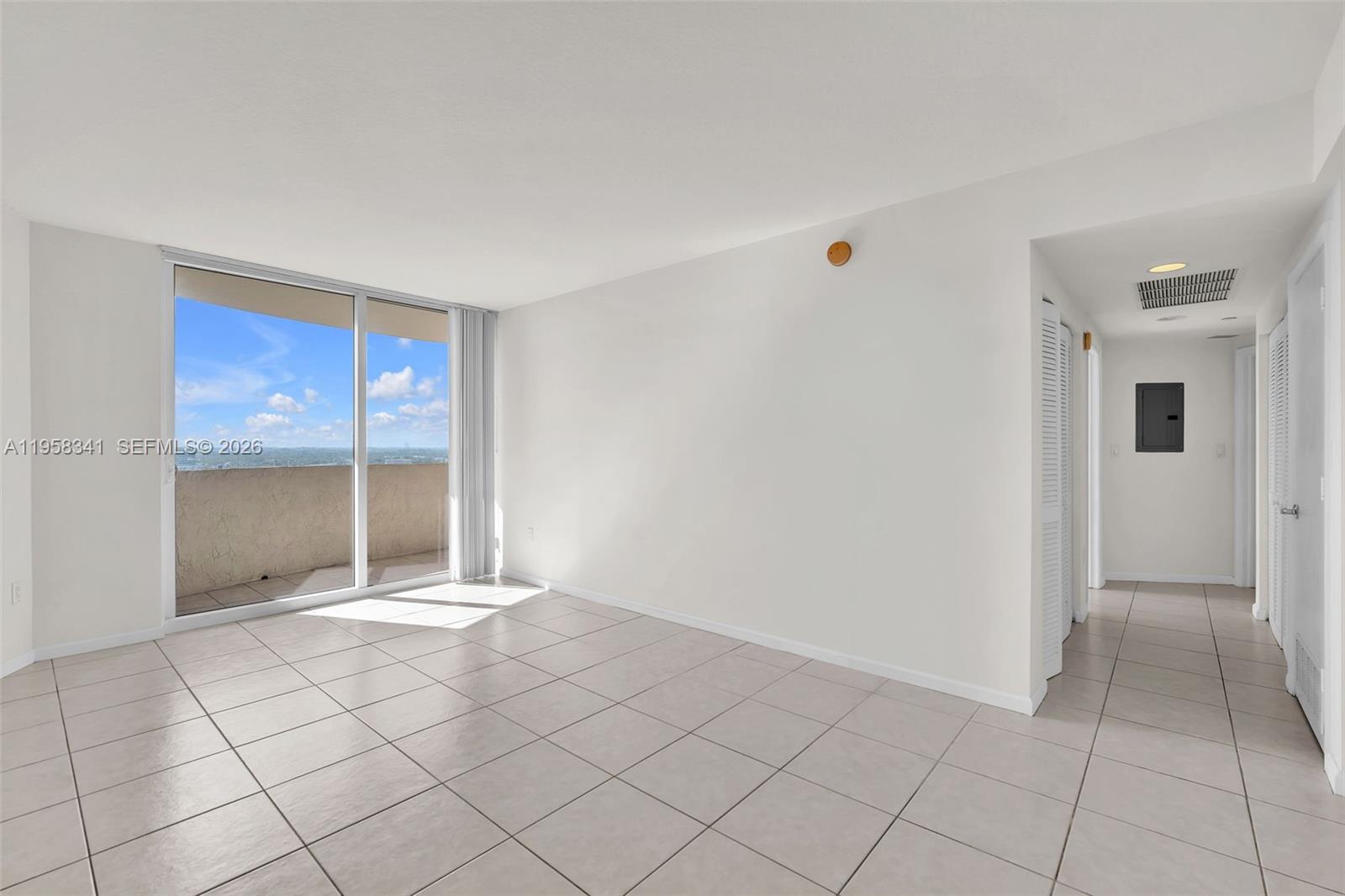 TURNBERRY ON THE GREEN CO - Residential Lease