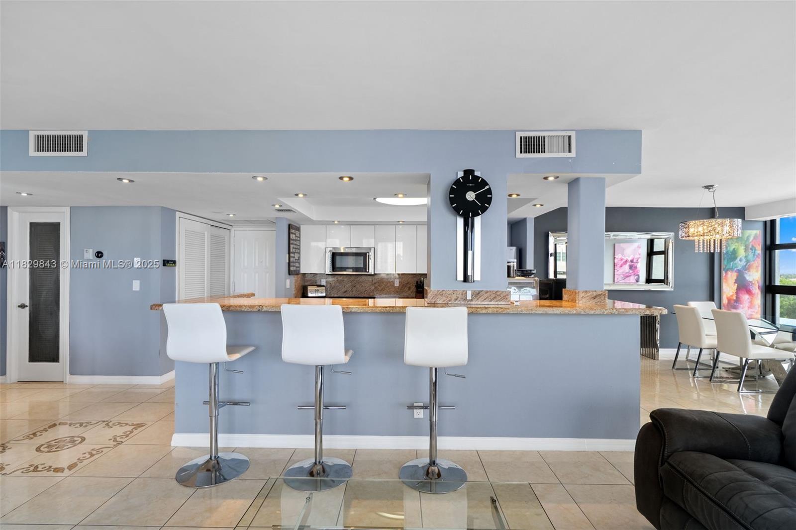 200 LESLIE CONDO - Residential