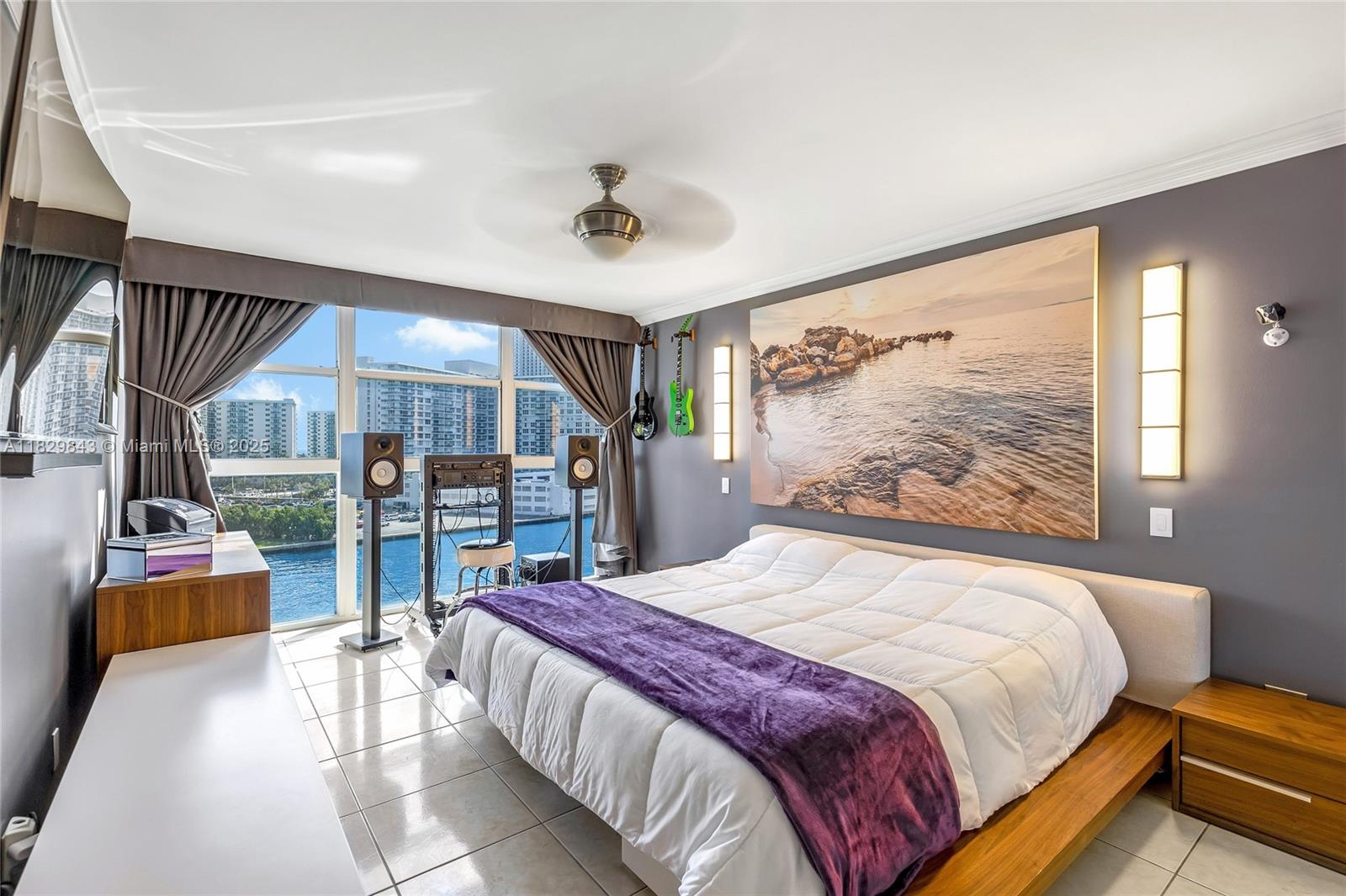 200 LESLIE CONDO - Residential