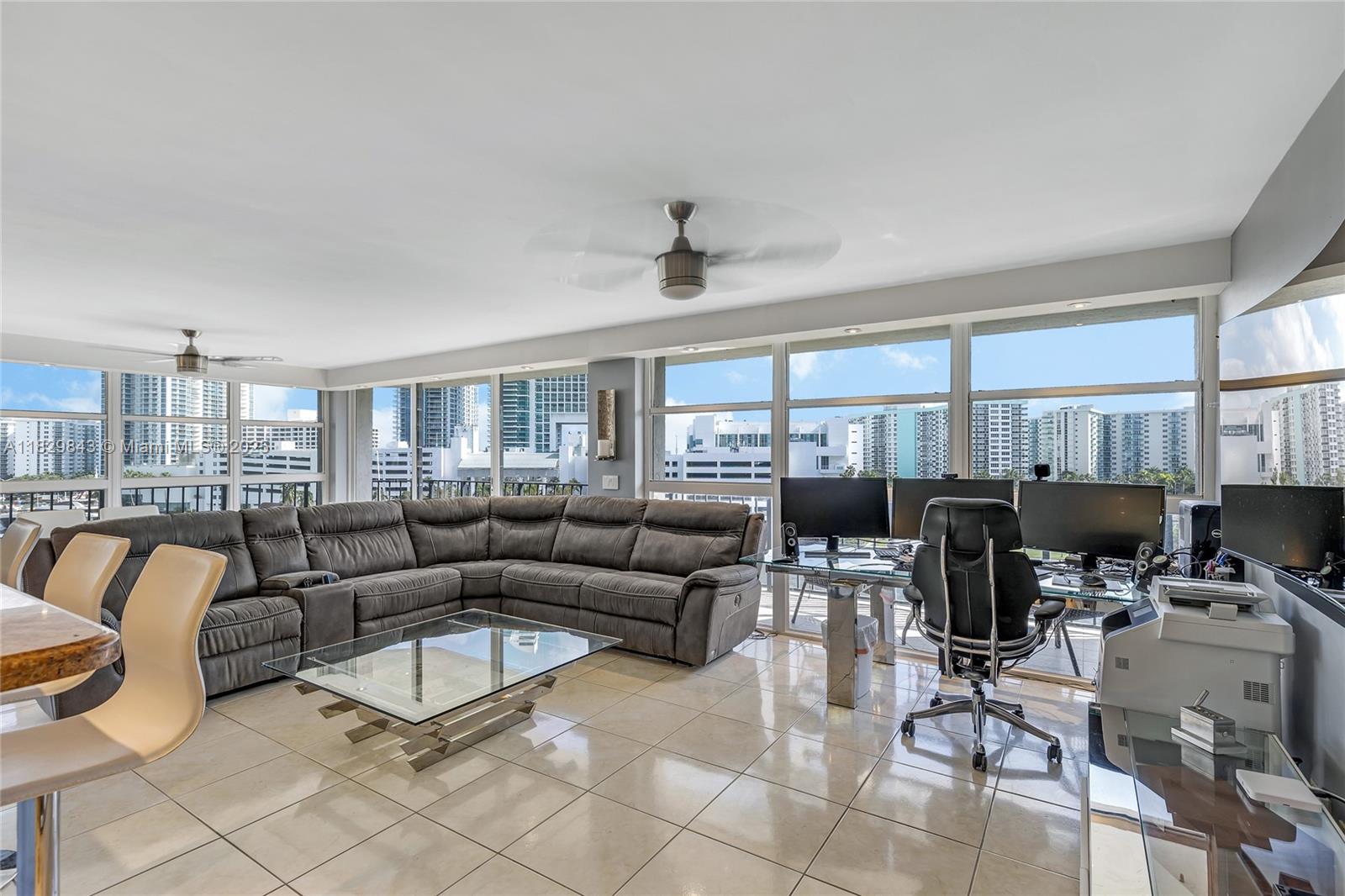 200 LESLIE CONDO - Residential