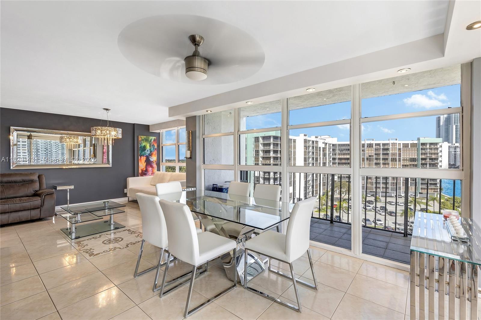 200 LESLIE CONDO - Residential