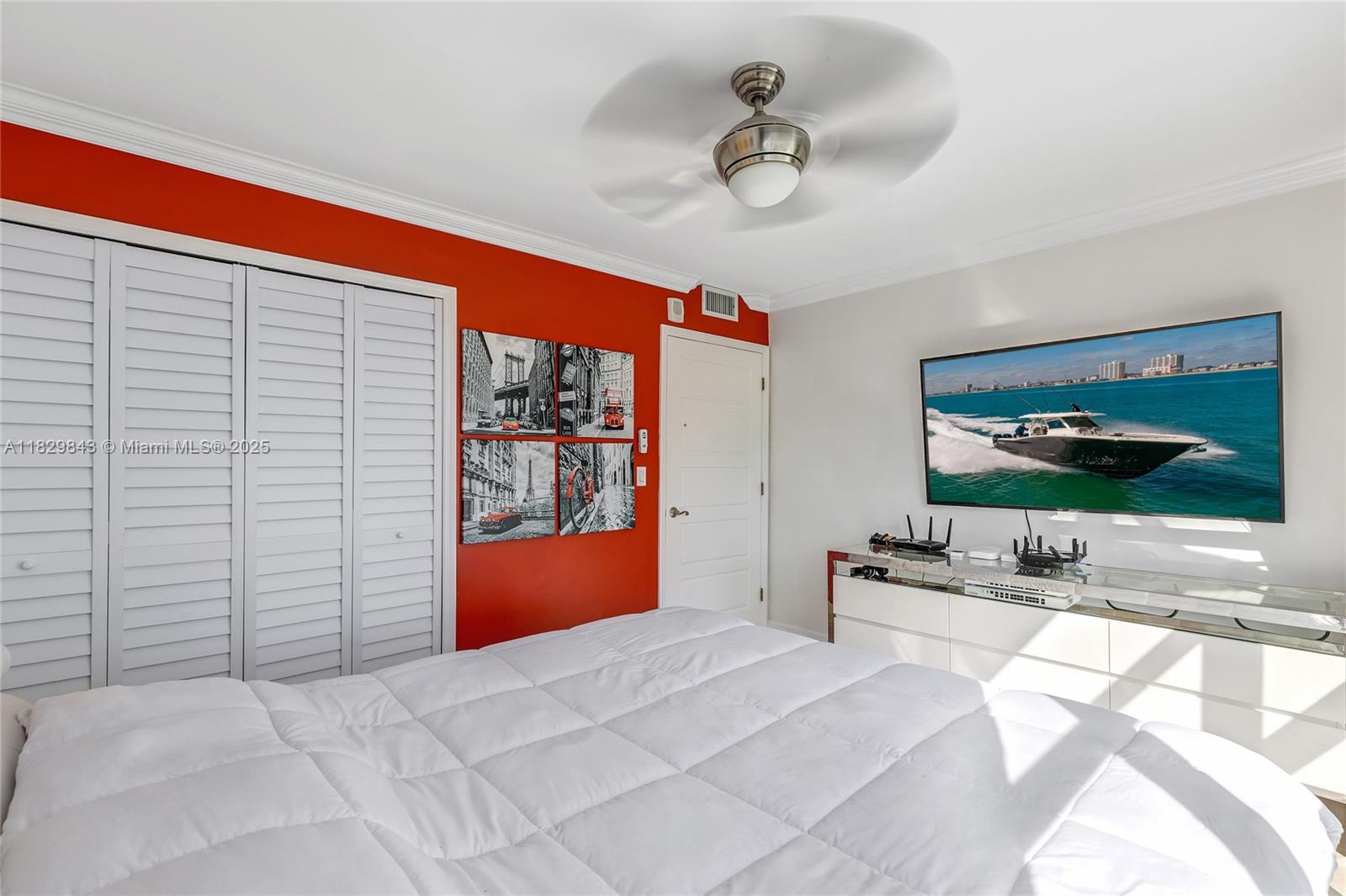 200 LESLIE CONDO - Residential