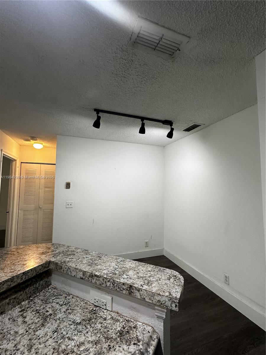 CORAL KEY CONDO - Residential Lease