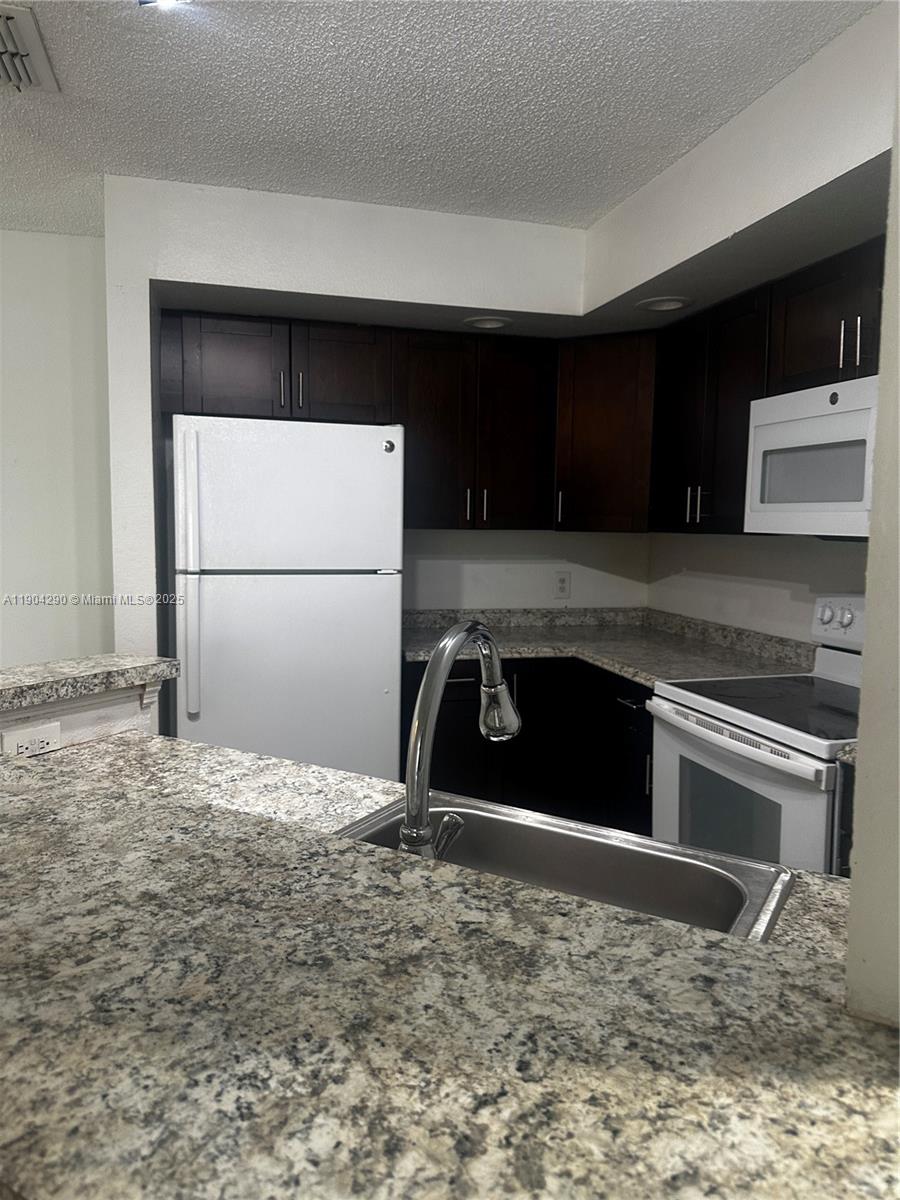 CORAL KEY CONDO - Residential Lease