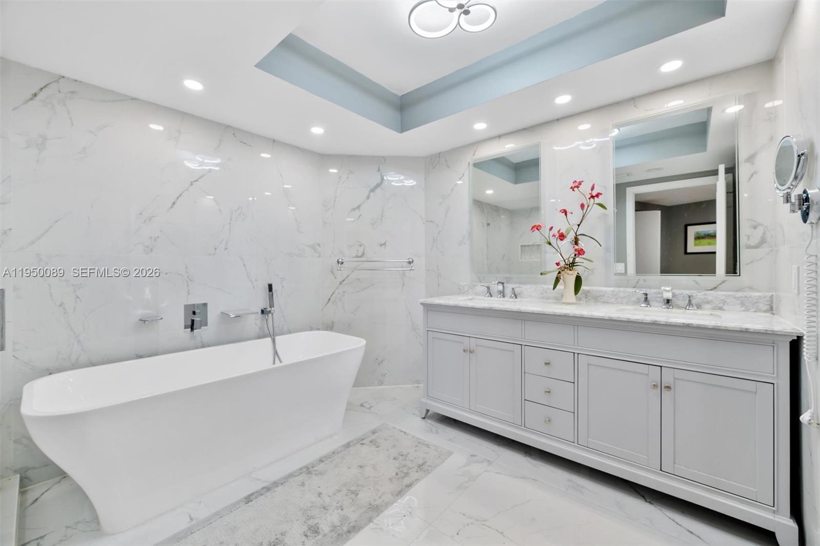 1000 ISL BLVD WILLIAMS IS - Residential