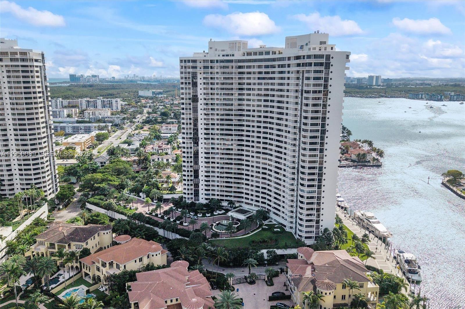 1000 ISL BLVD WILLIAMS IS - Residential