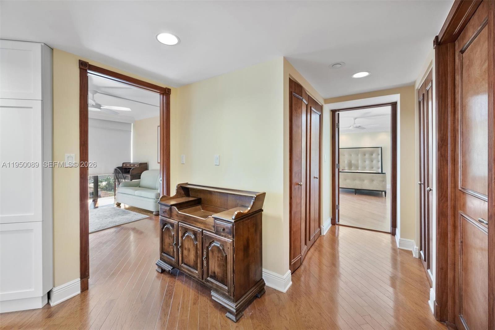 1000 ISL BLVD WILLIAMS IS - Residential