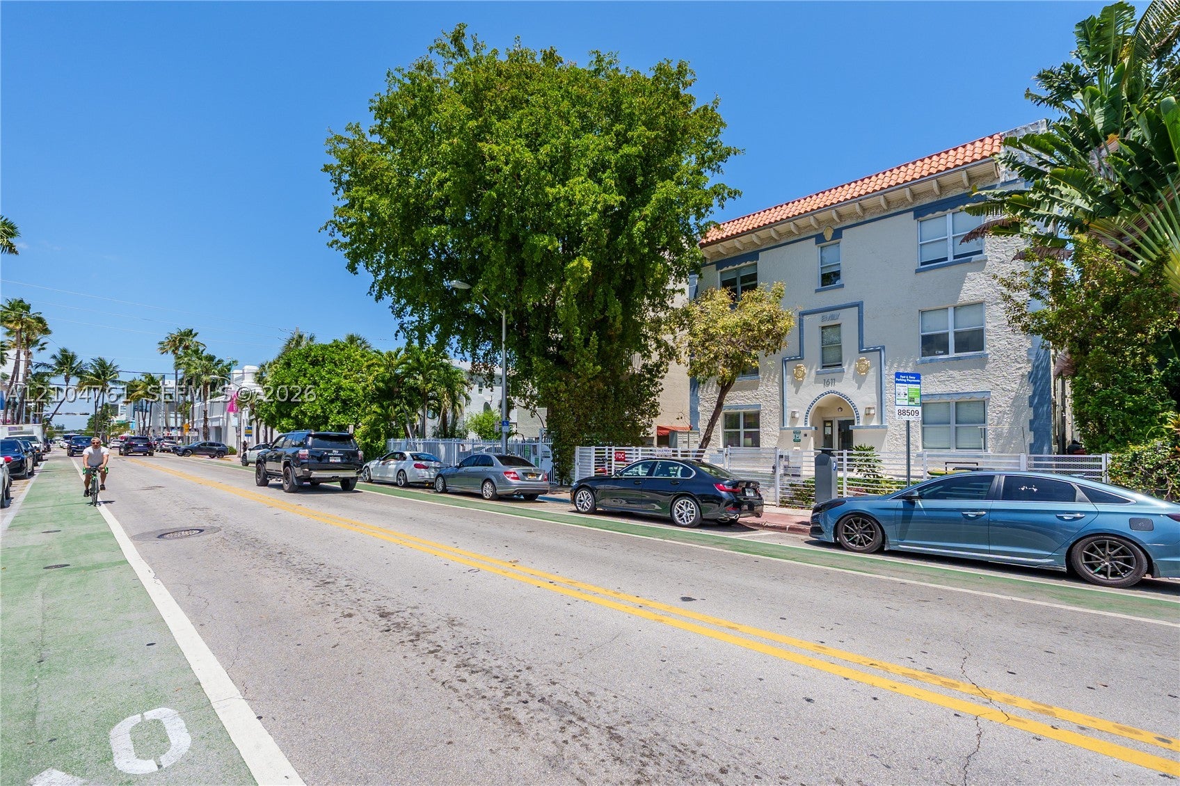 1611 Meridian Ave 304