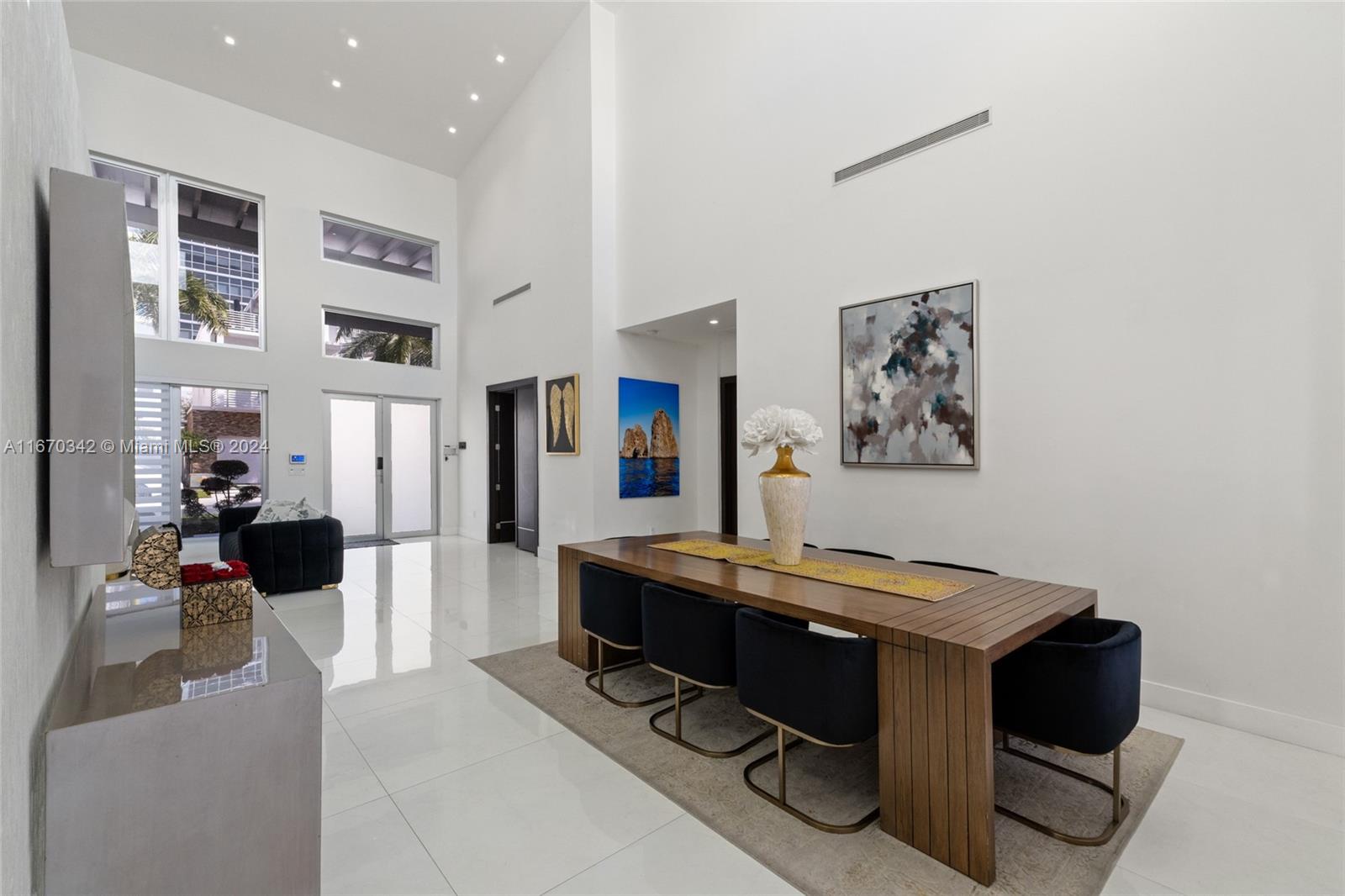 OASIS PARK SQUARE AT DORAL - Residential