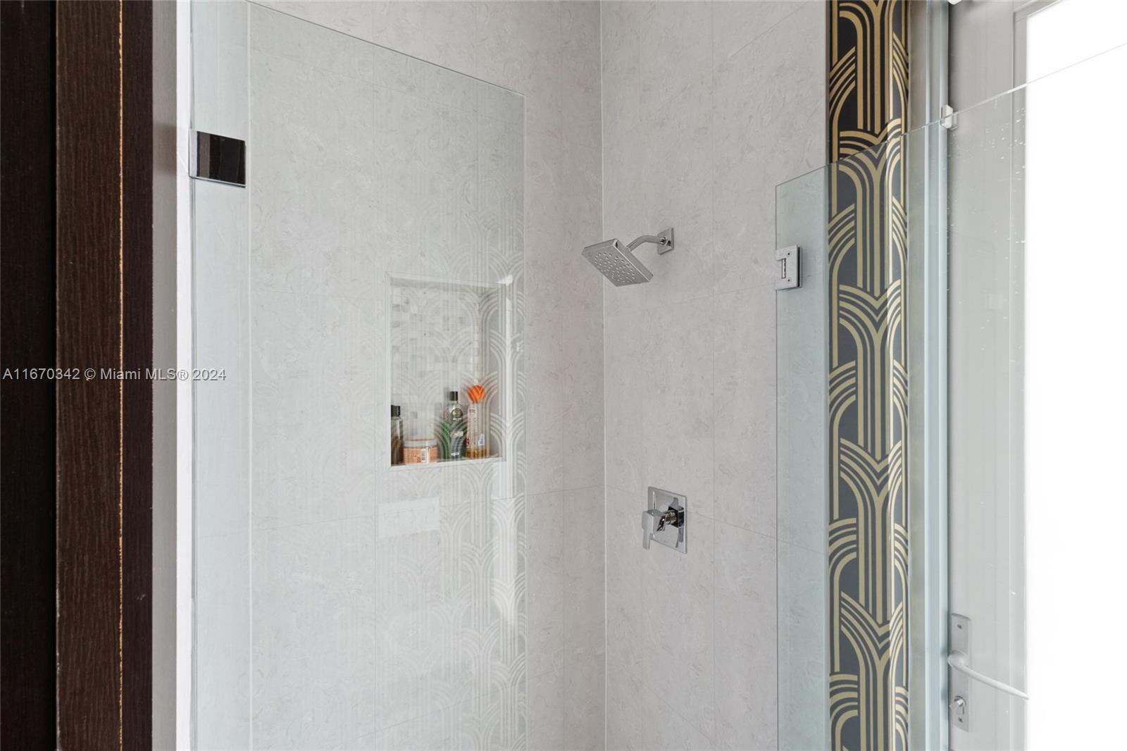 OASIS PARK SQUARE AT DORAL - Residential