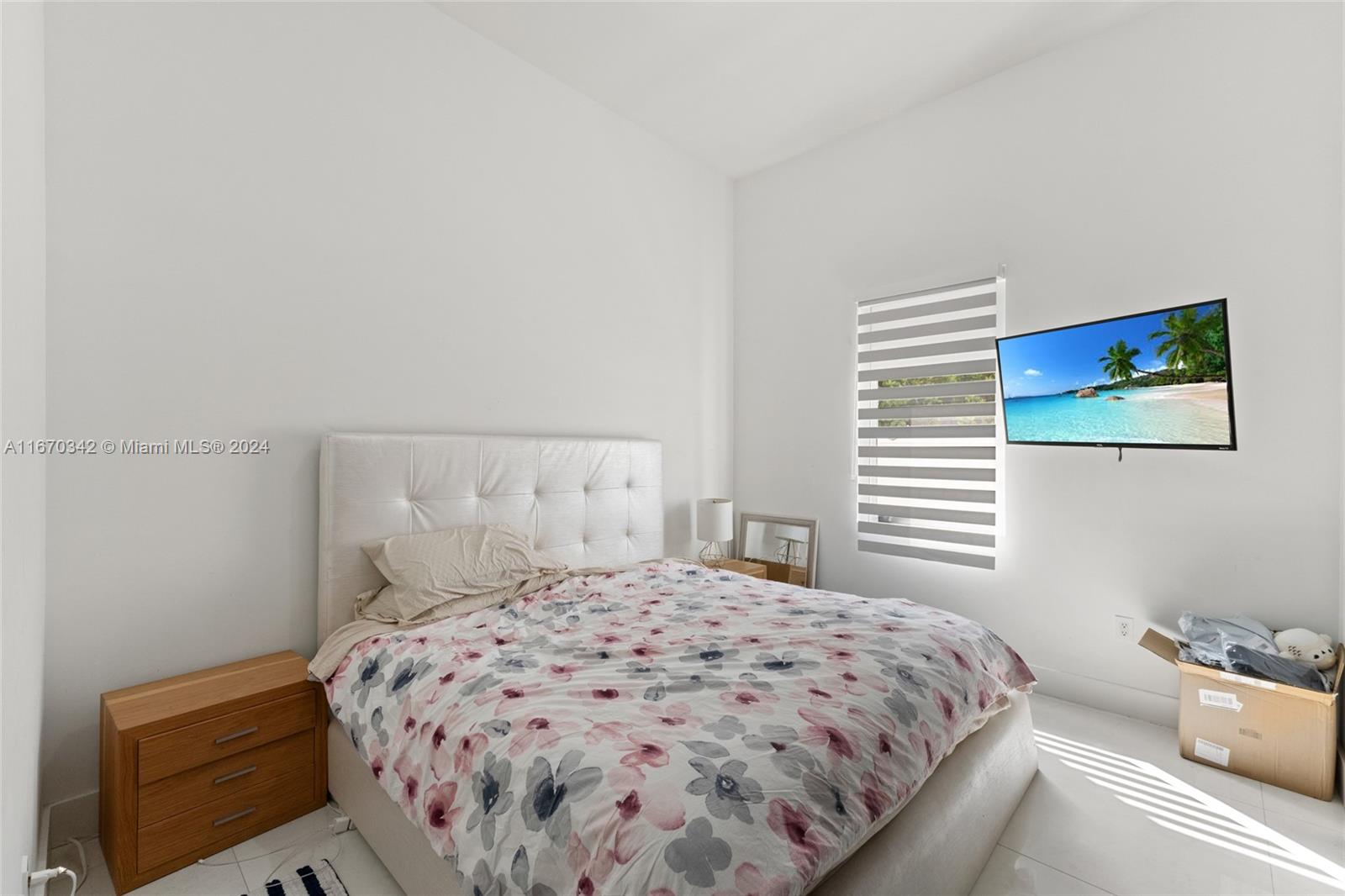 OASIS PARK SQUARE AT DORAL - Residential