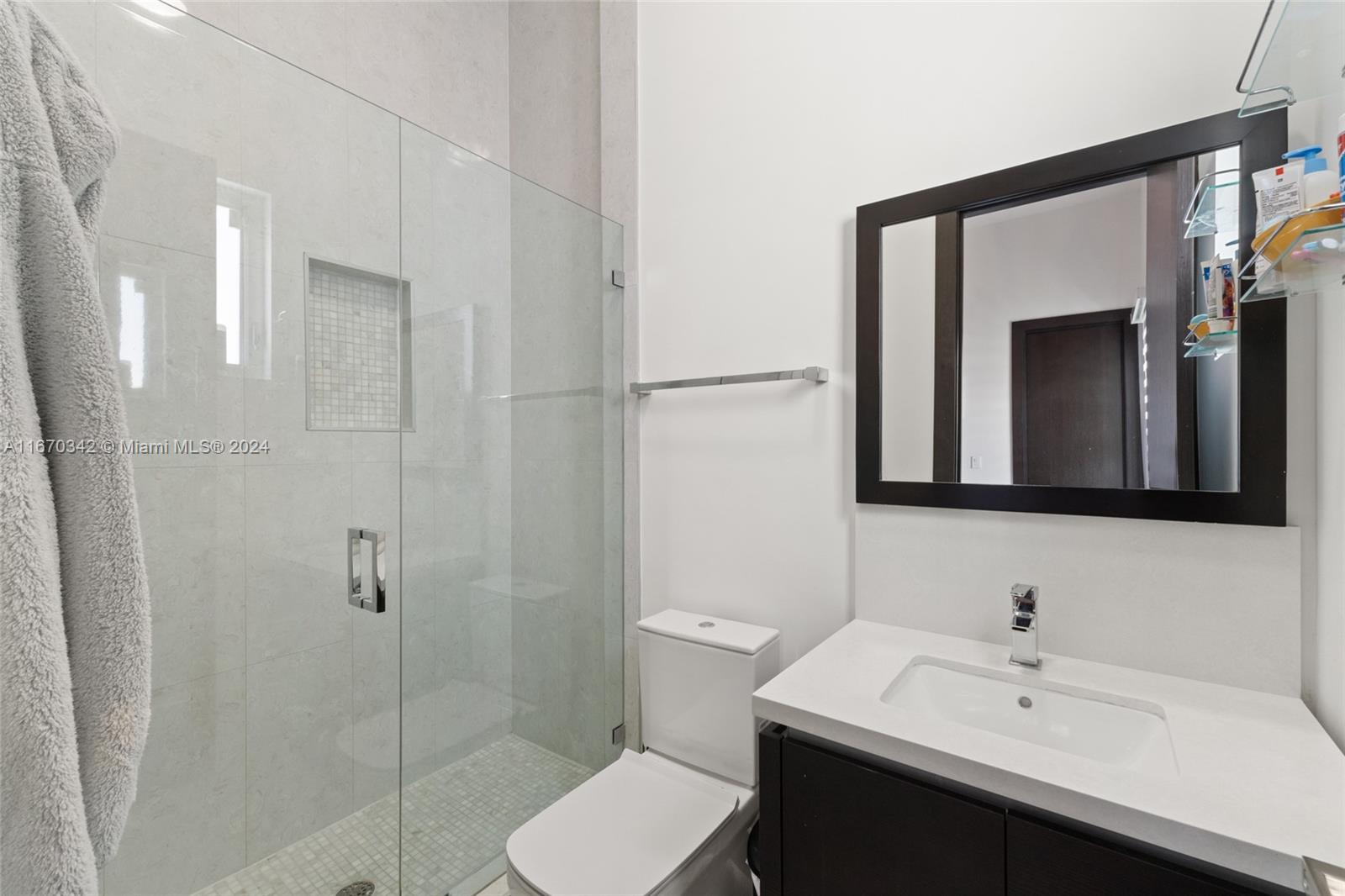 OASIS PARK SQUARE AT DORAL - Residential