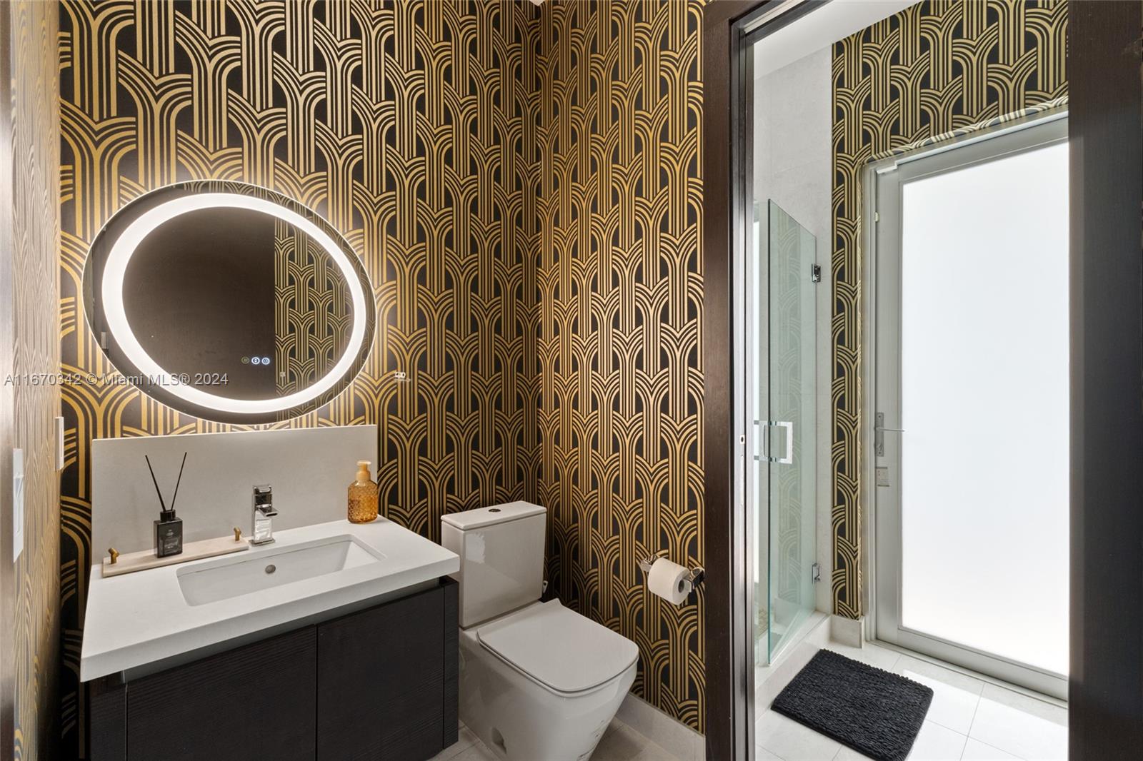 OASIS PARK SQUARE AT DORAL - Residential