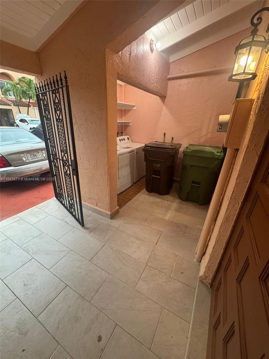 MANGO HILL CONDO NO 2 - Residential