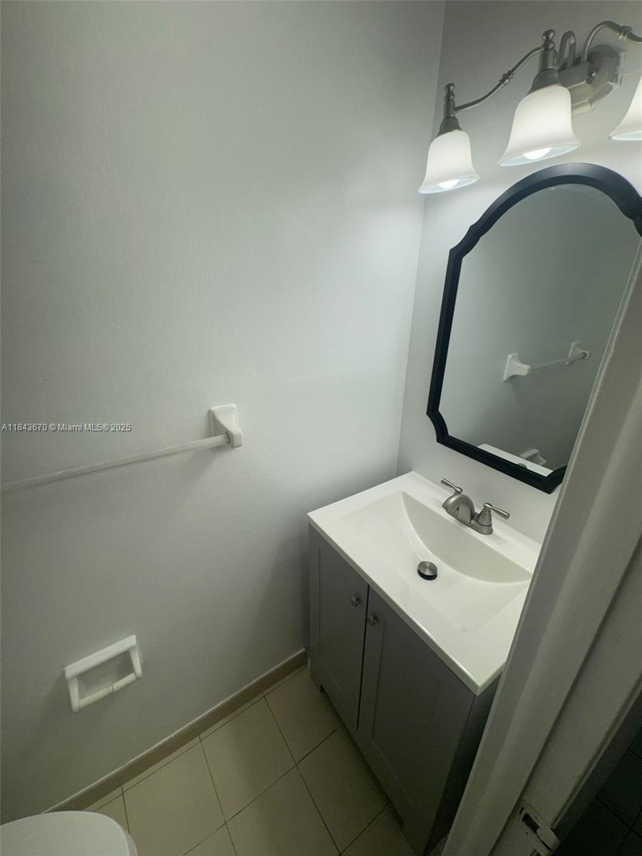 MANGO HILL CONDO NO 2 - Residential