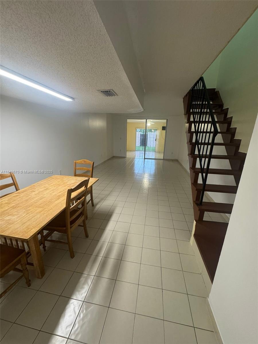 MANGO HILL CONDO NO 2 - Residential