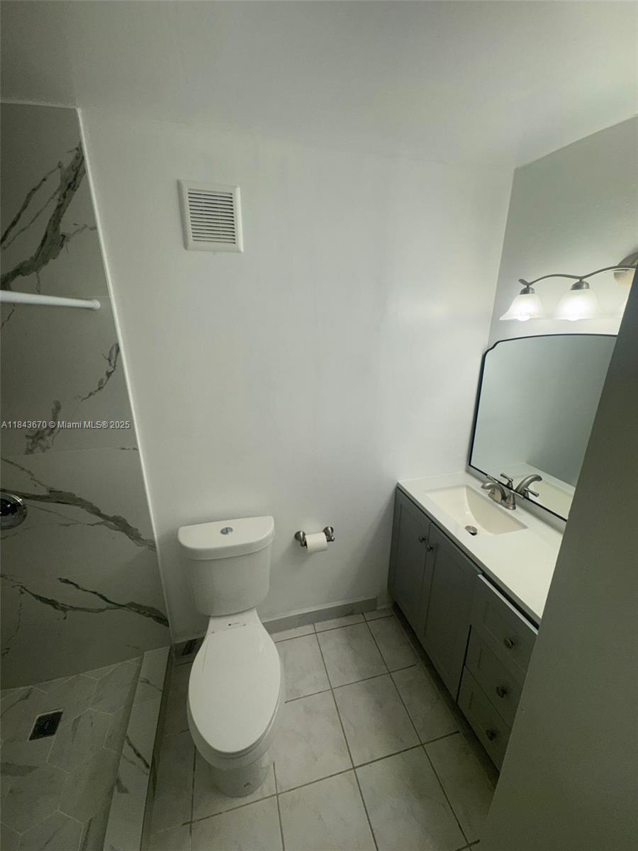 MANGO HILL CONDO NO 2 - Residential