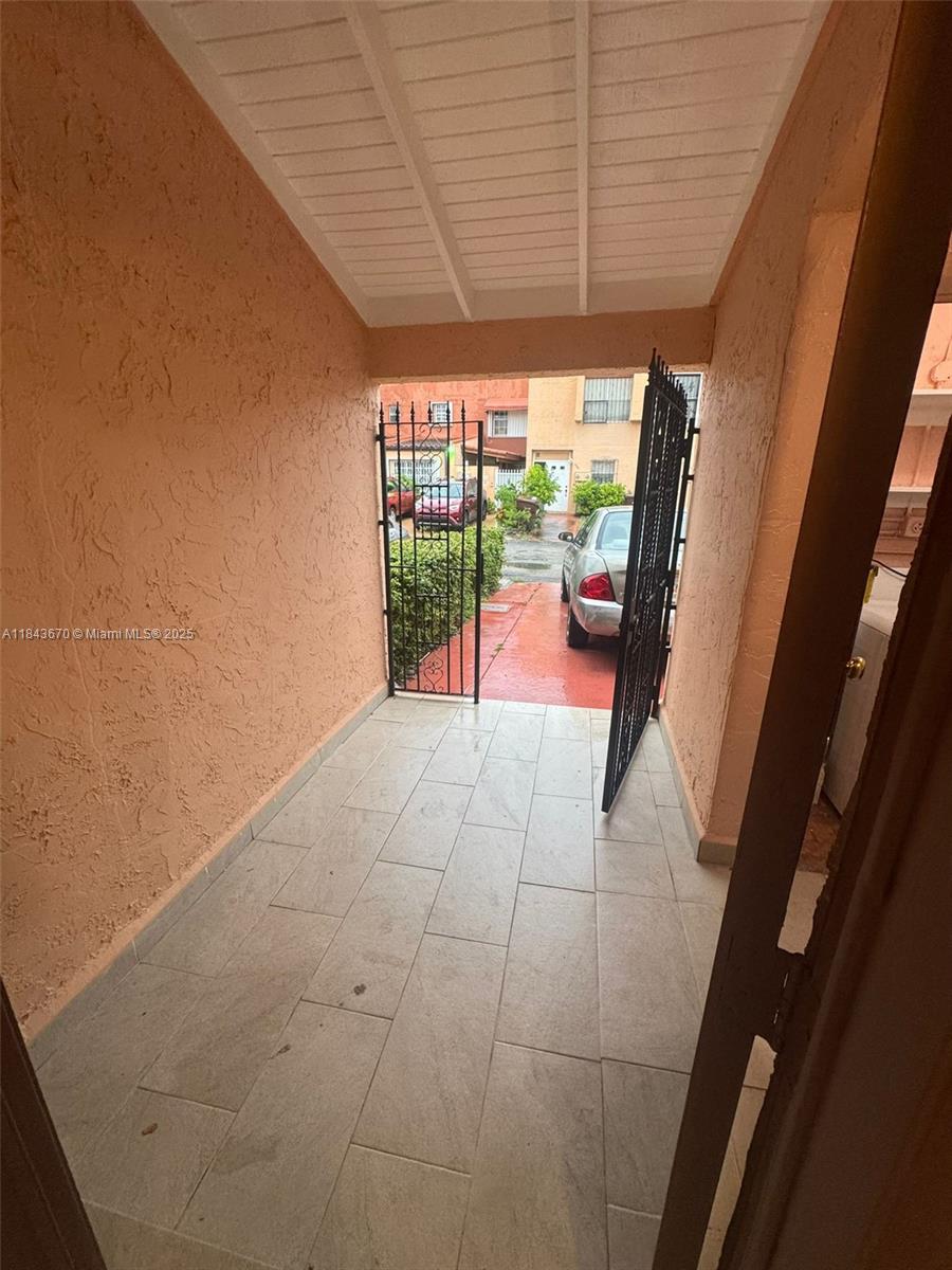 MANGO HILL CONDO NO 2 - Residential