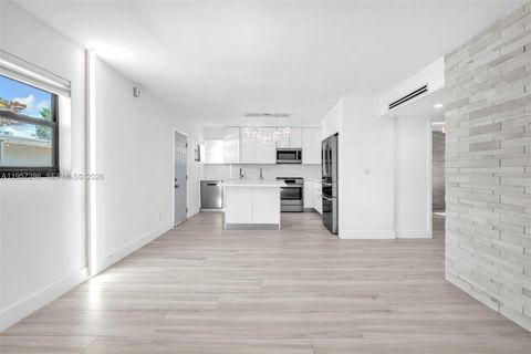 3265 Virginia St 24 Miami FL 33133