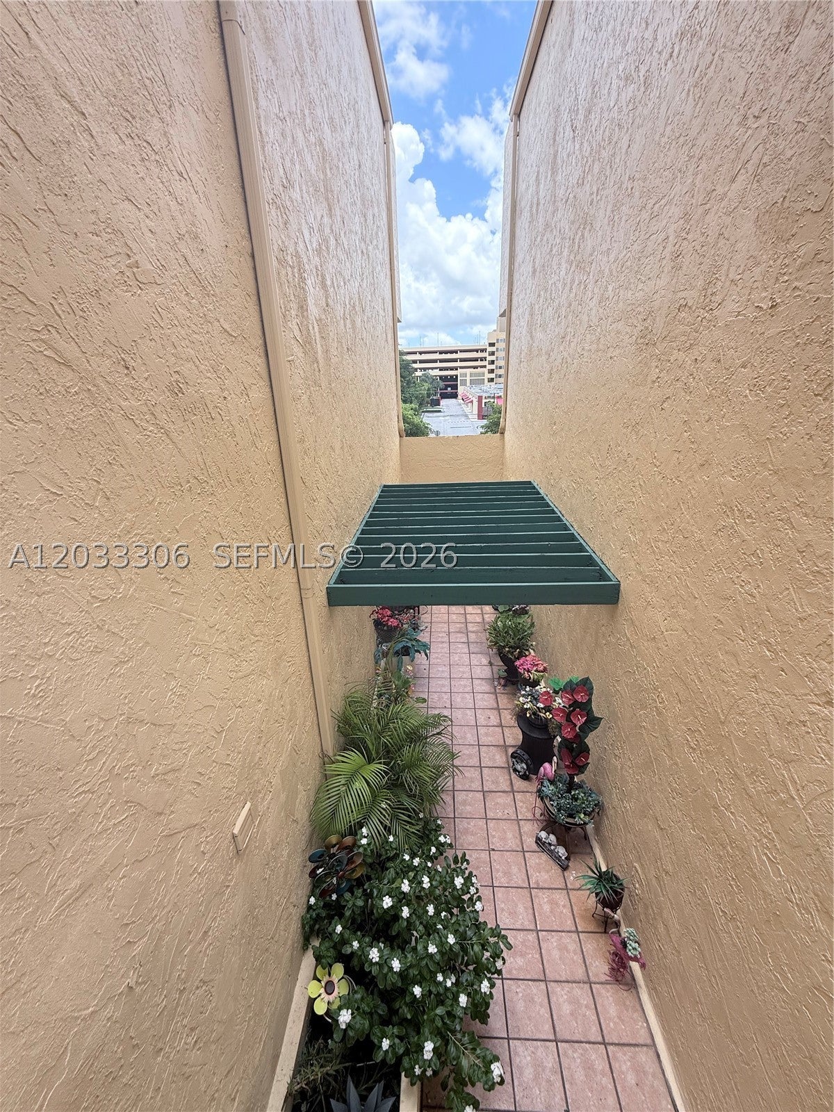 1975 W 44th Pl 401