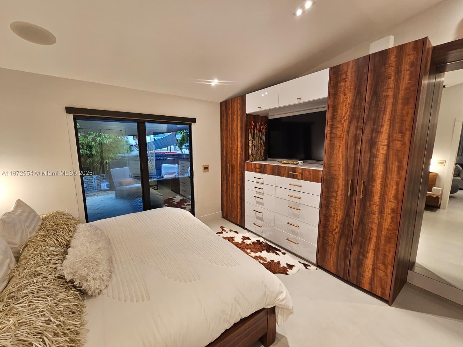 LAUDERDALE ISLES NO 2 - Residential