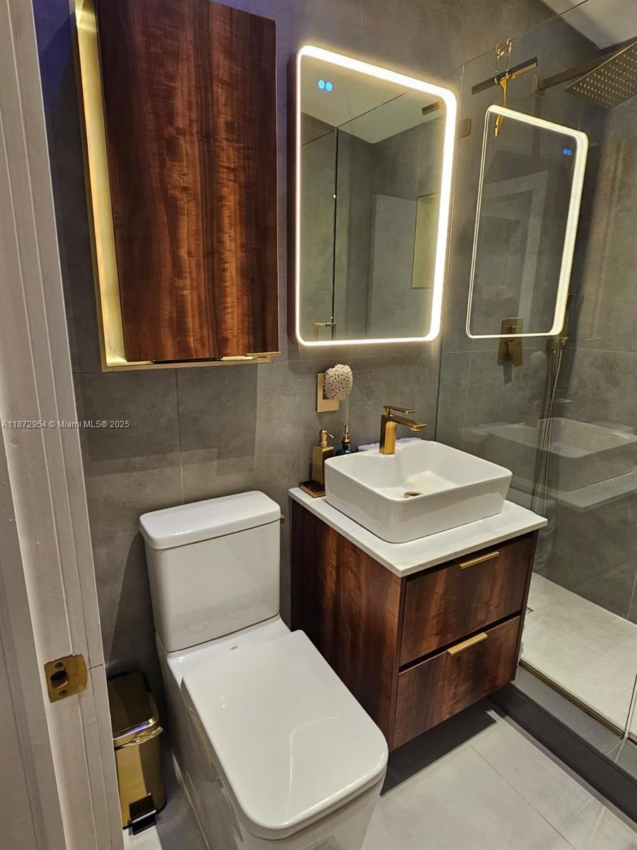 LAUDERDALE ISLES NO 2 - Residential