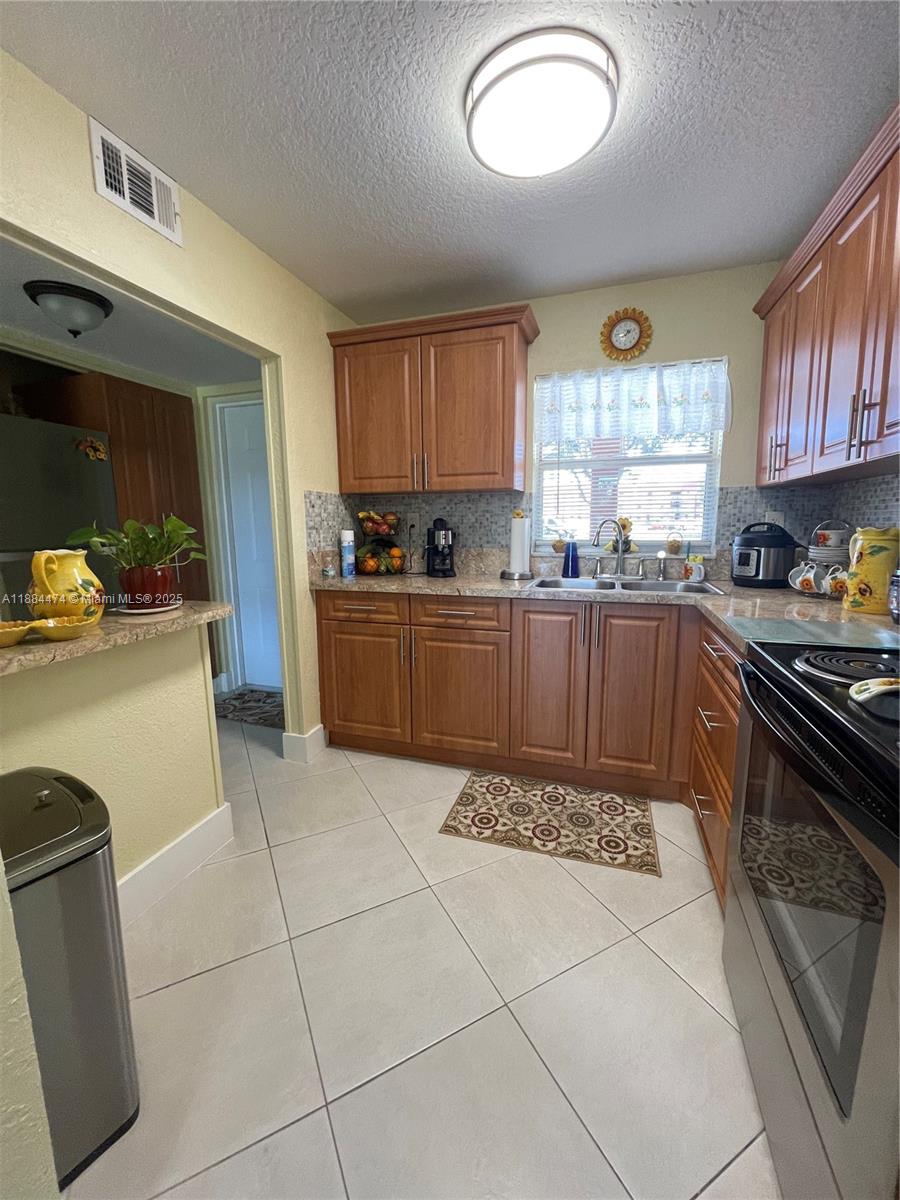 SUNRISE LAKES 90 CONDO - Residential