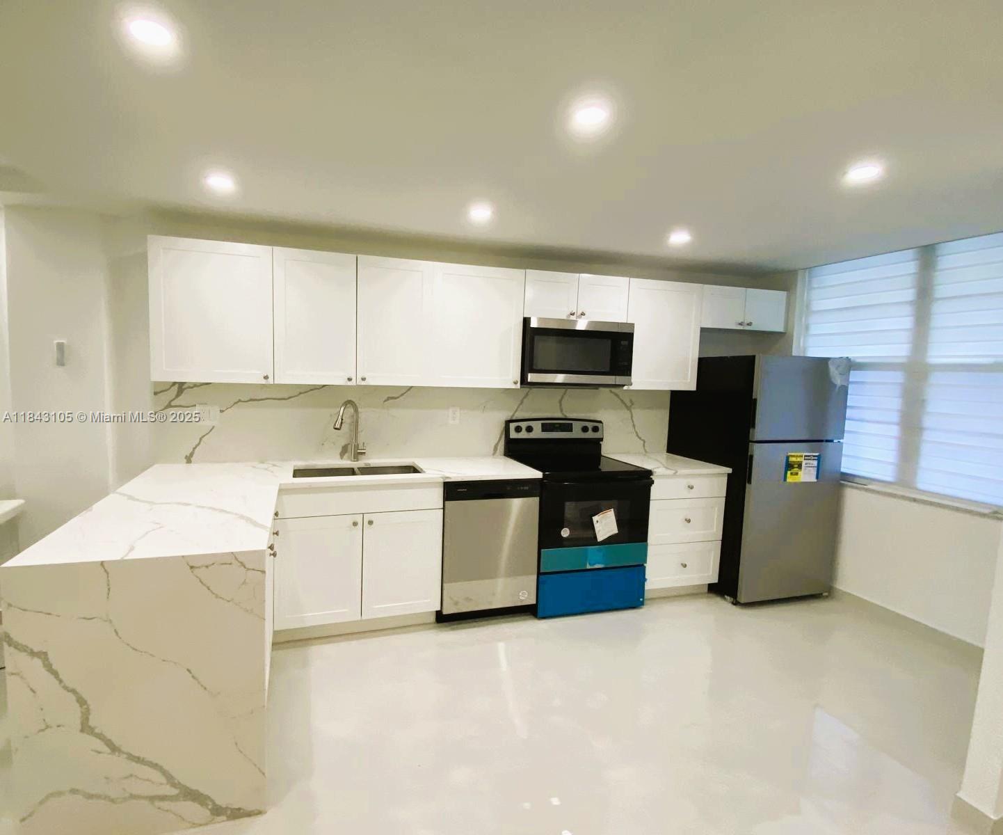 CYPRESS CHASE CONDO NO 7 - Residential