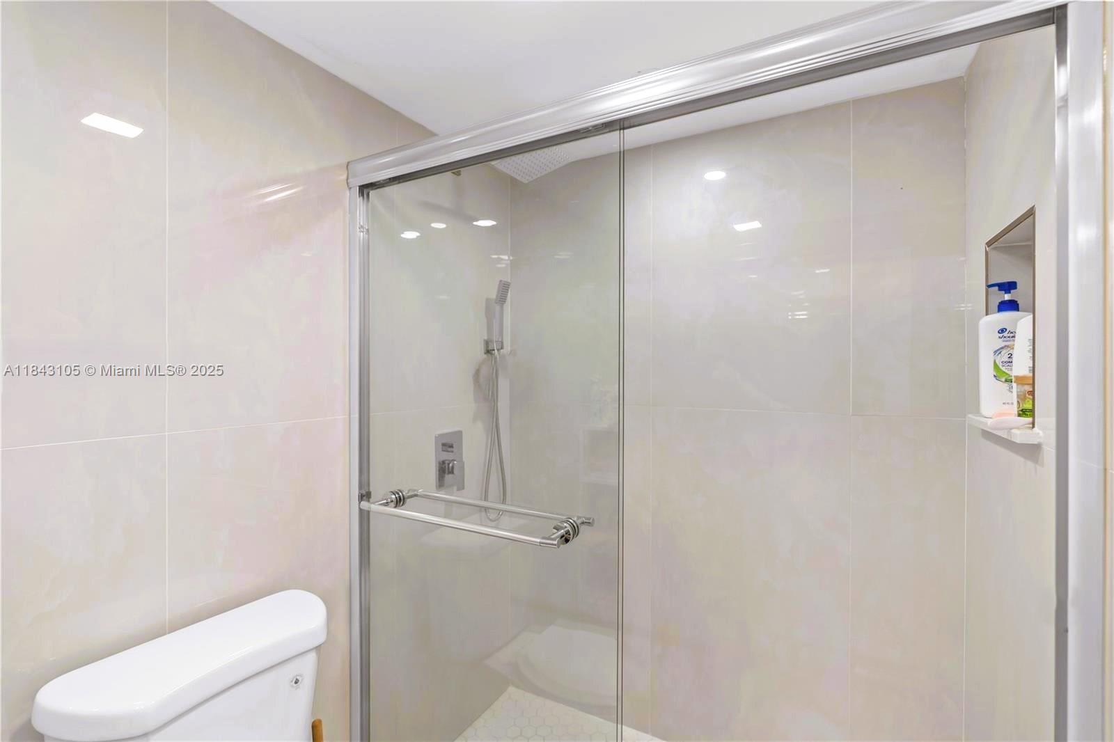 CYPRESS CHASE CONDO NO 7 - Residential