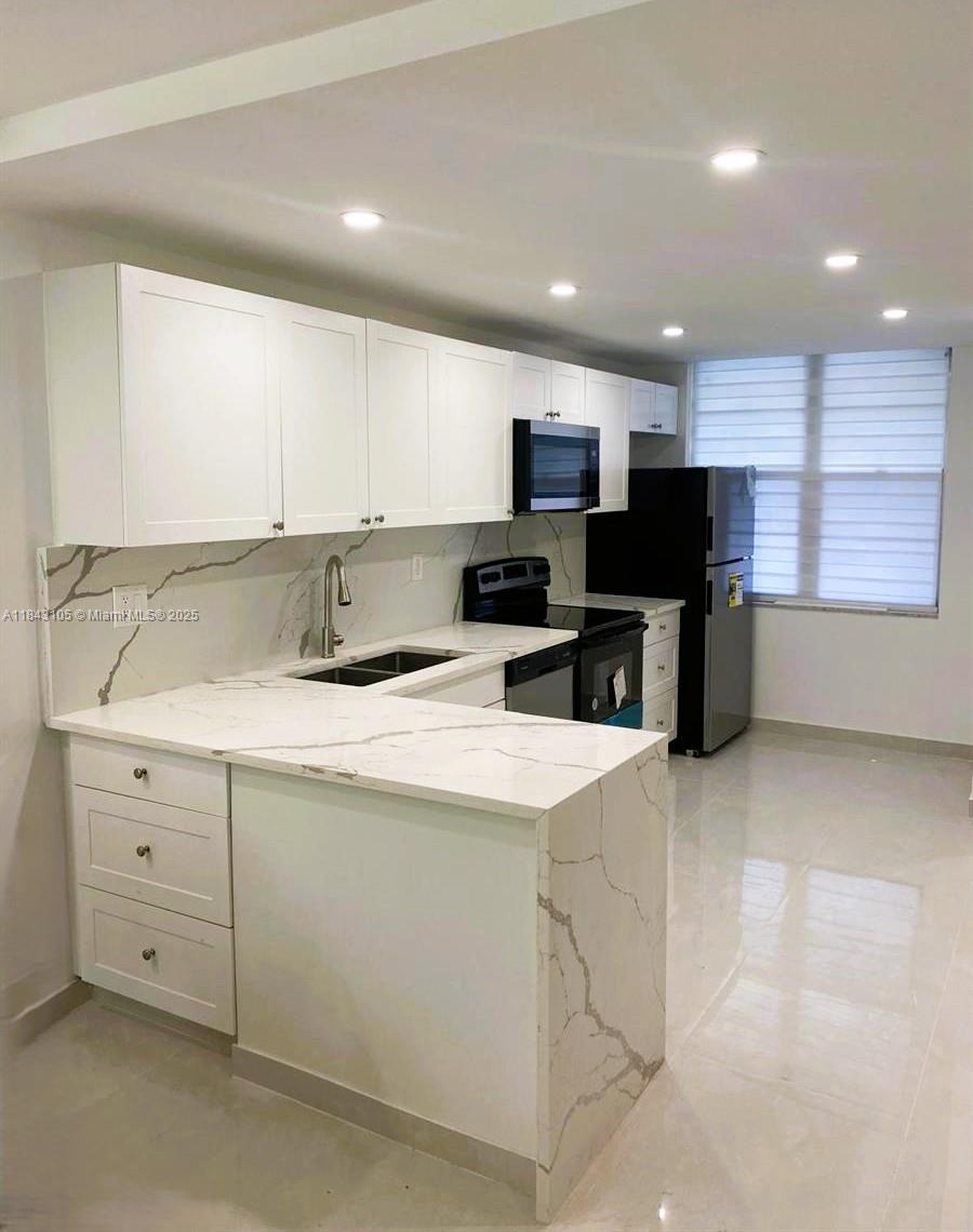 CYPRESS CHASE CONDO NO 7 - Residential