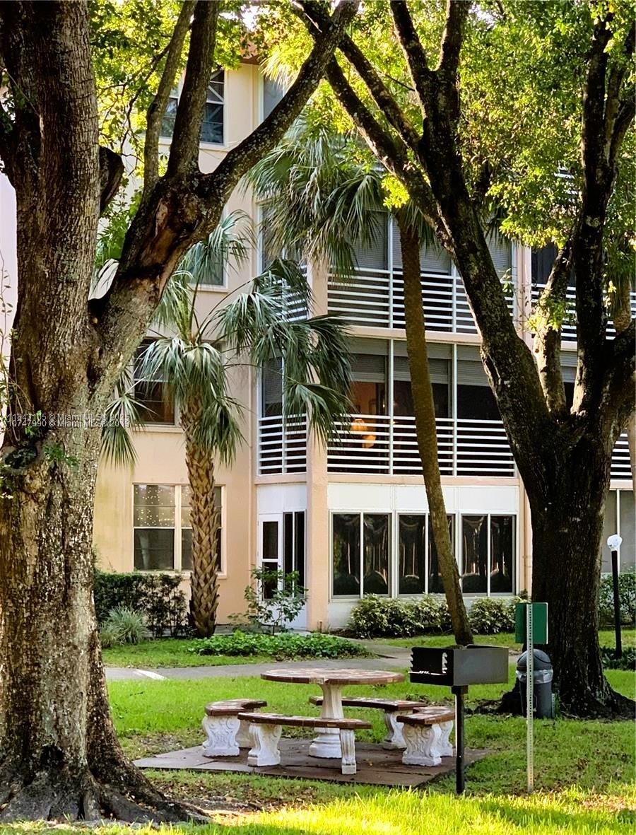 CYPRESS CHASE CONDO NO 7 - Residential