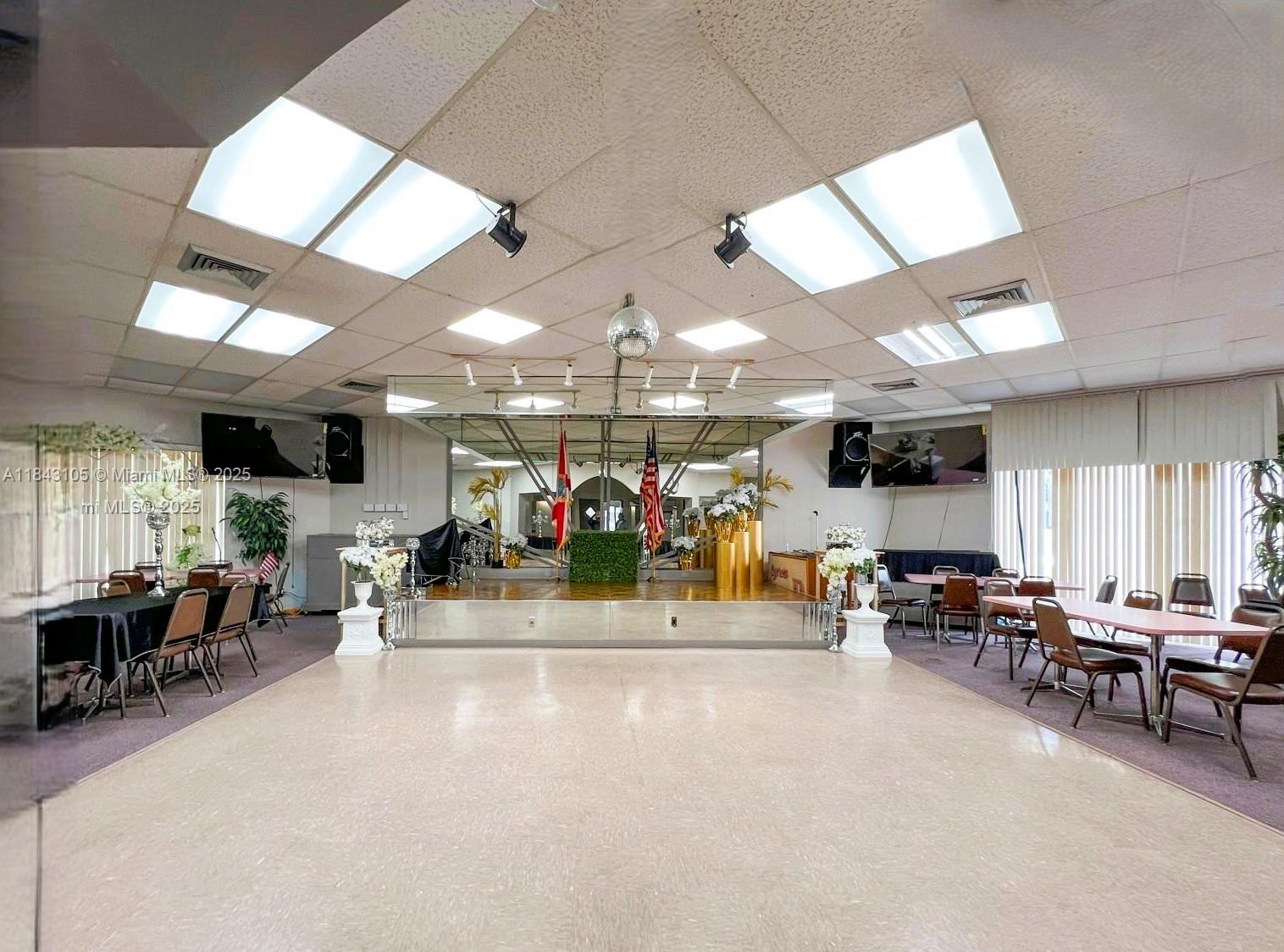 CYPRESS CHASE CONDO NO 7 - Residential