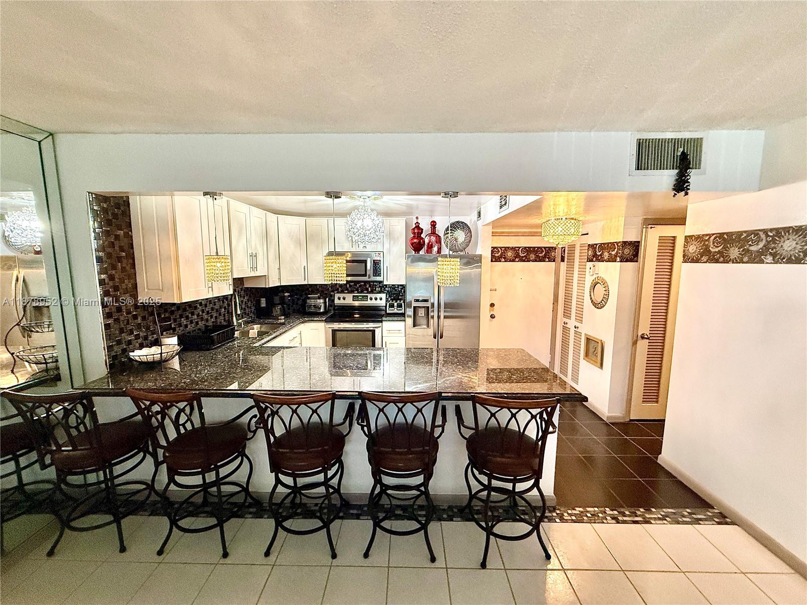 IMPERIAL TOWERS NORTH CON - Residential