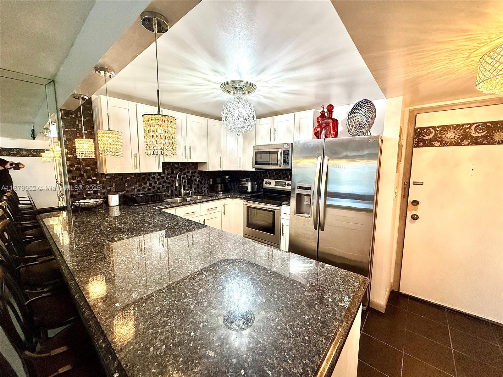 IMPERIAL TOWERS NORTH CON - Residential